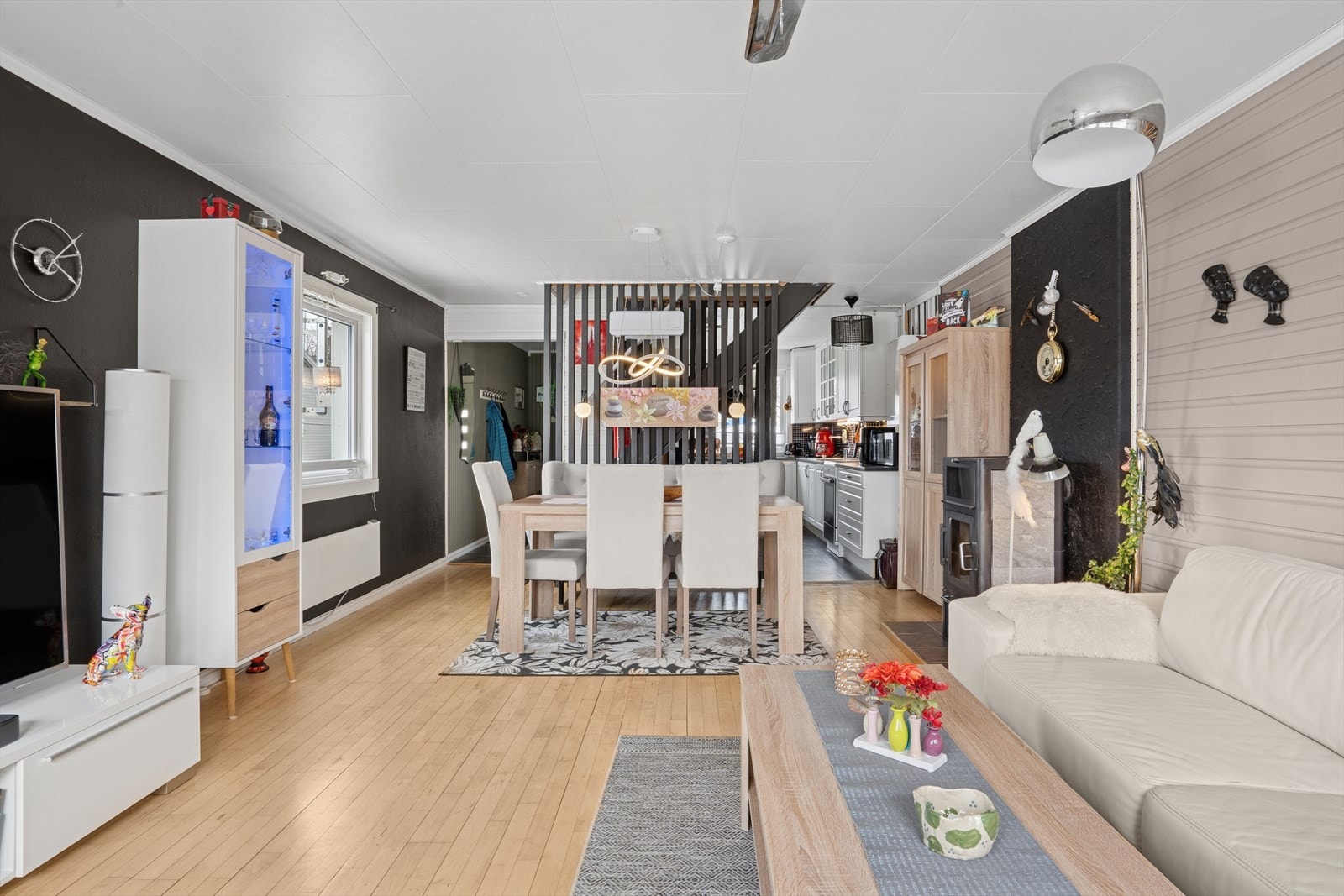 Videre kommer man inn til en stor og flott stue Galleribilde