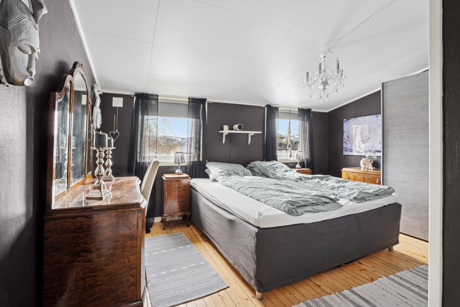 I andre etasje finner vi boligens tre soverom Galleribilde