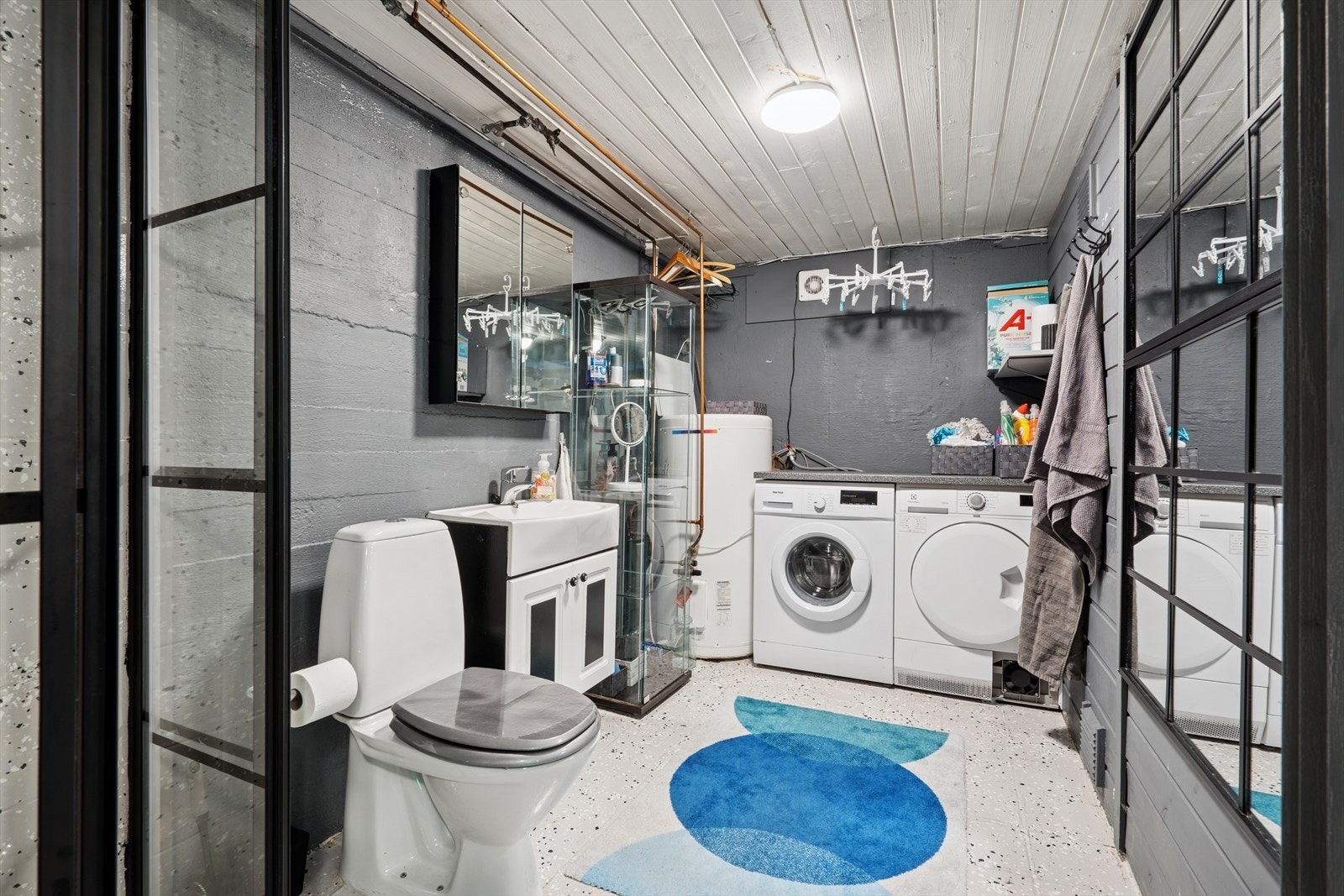 Praktisk bad som også fungerer som vaskerom (Ikke omsøkt) Galleribilde