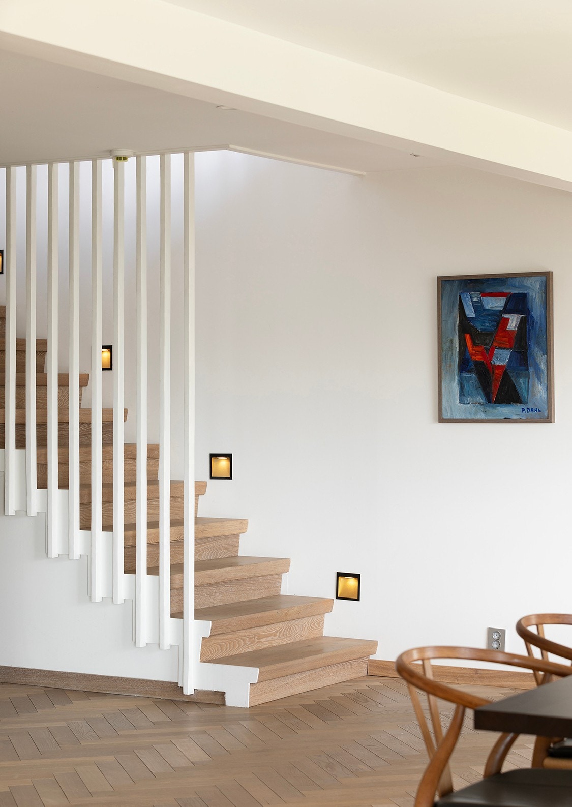 Arkitektonisk utformet heltre trapp med eksklusiv innfelt LightPoint trinnbelysning. Galleribilde