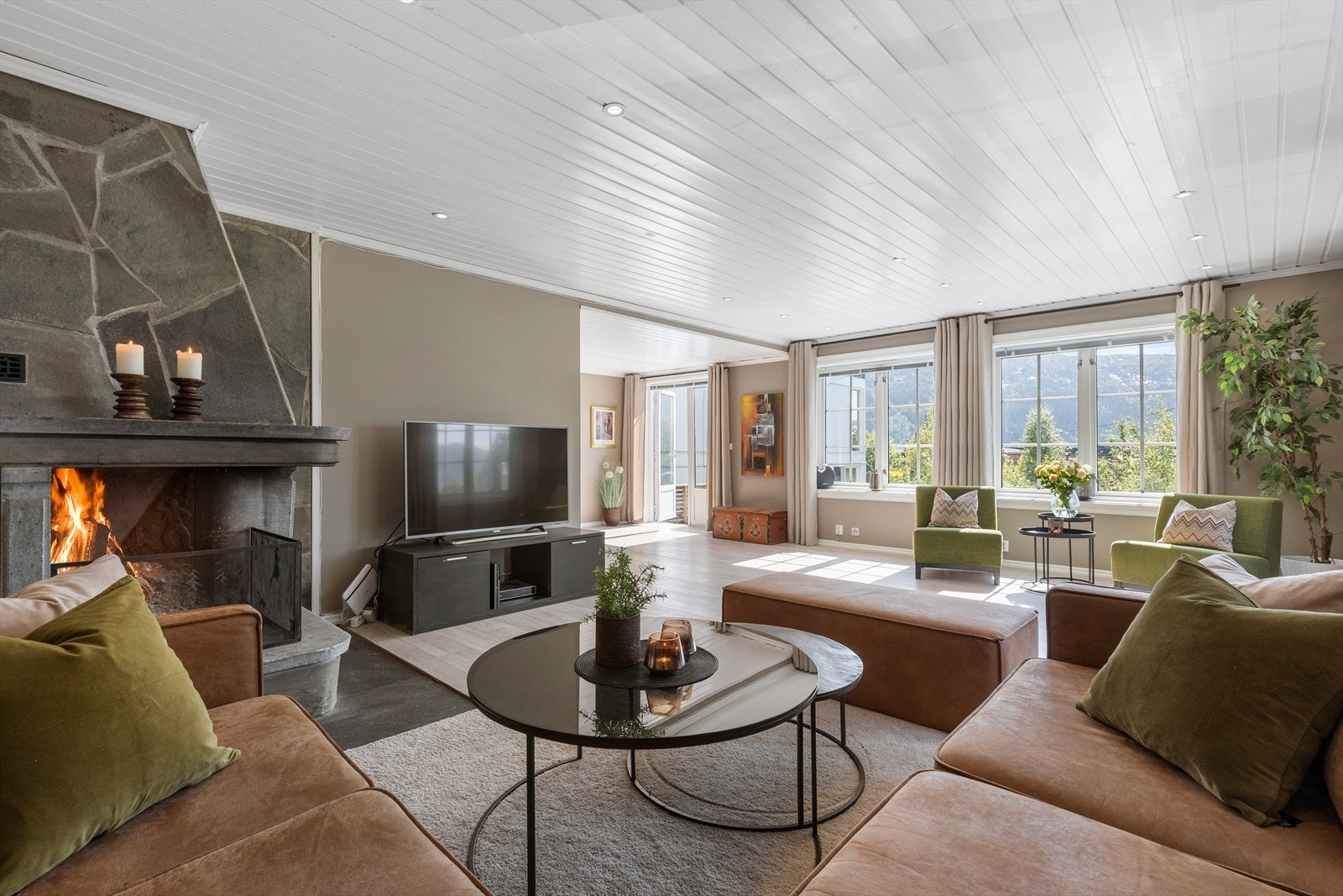 Stue mot utsikt. Galleribilde