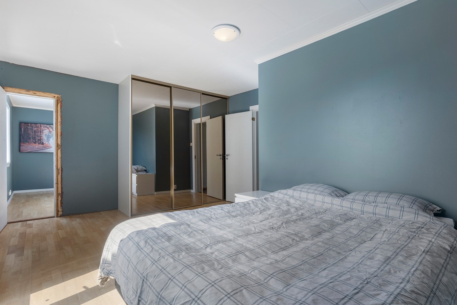 Soverom 1 i 2.etg med direkte inngang til f.eks garderobe. Galleribilde