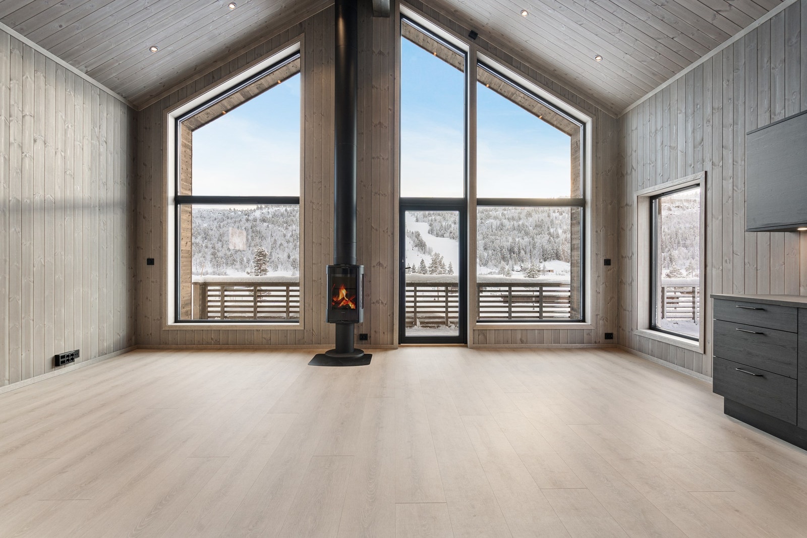 Velkommen til Langfitvegen 7 - en innflytningsklar og flott hytte med solrik beliggenhet! Galleribilde