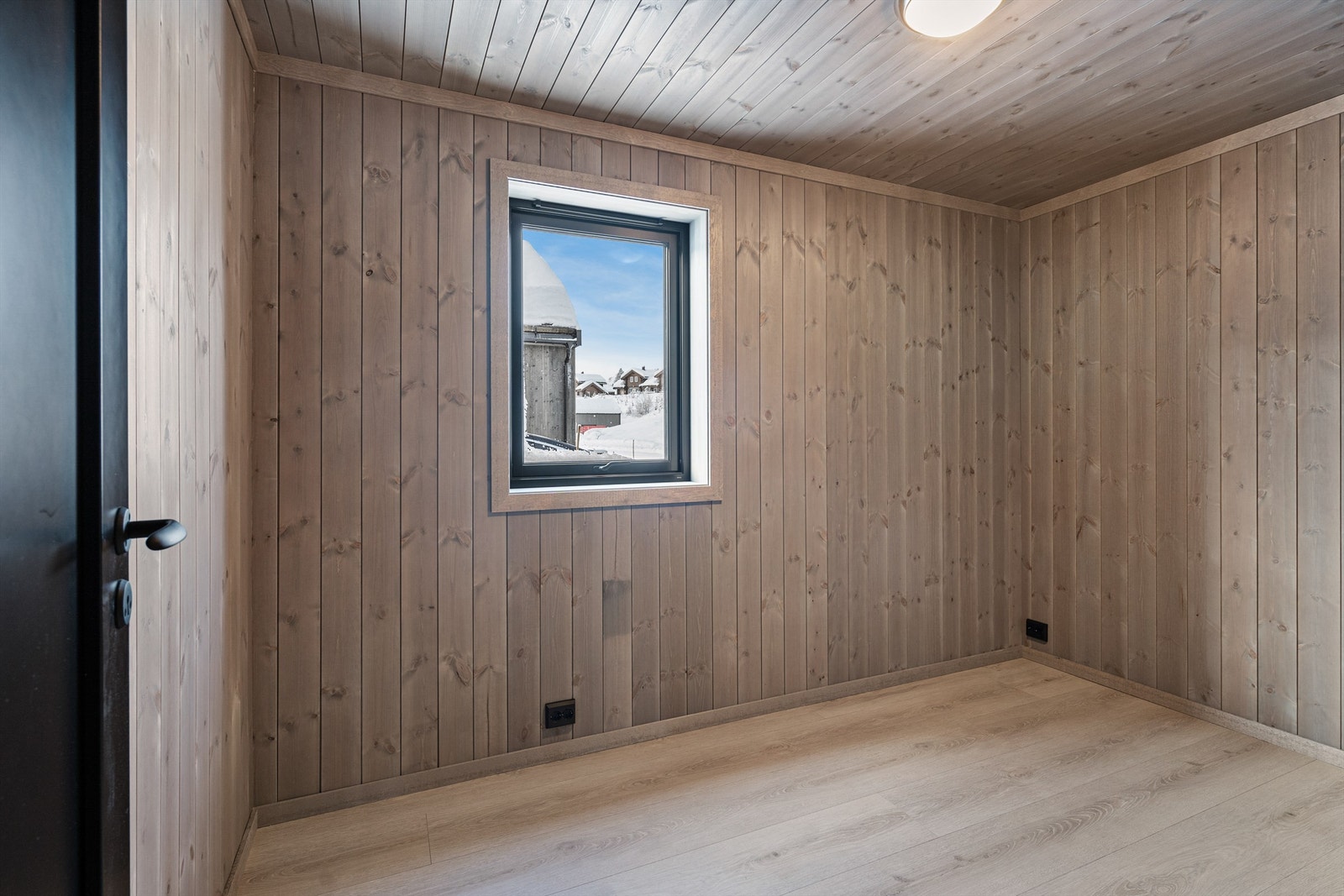 Soverom i 1.etasje. I 1.etasje er det også to soverom. Galleribilde