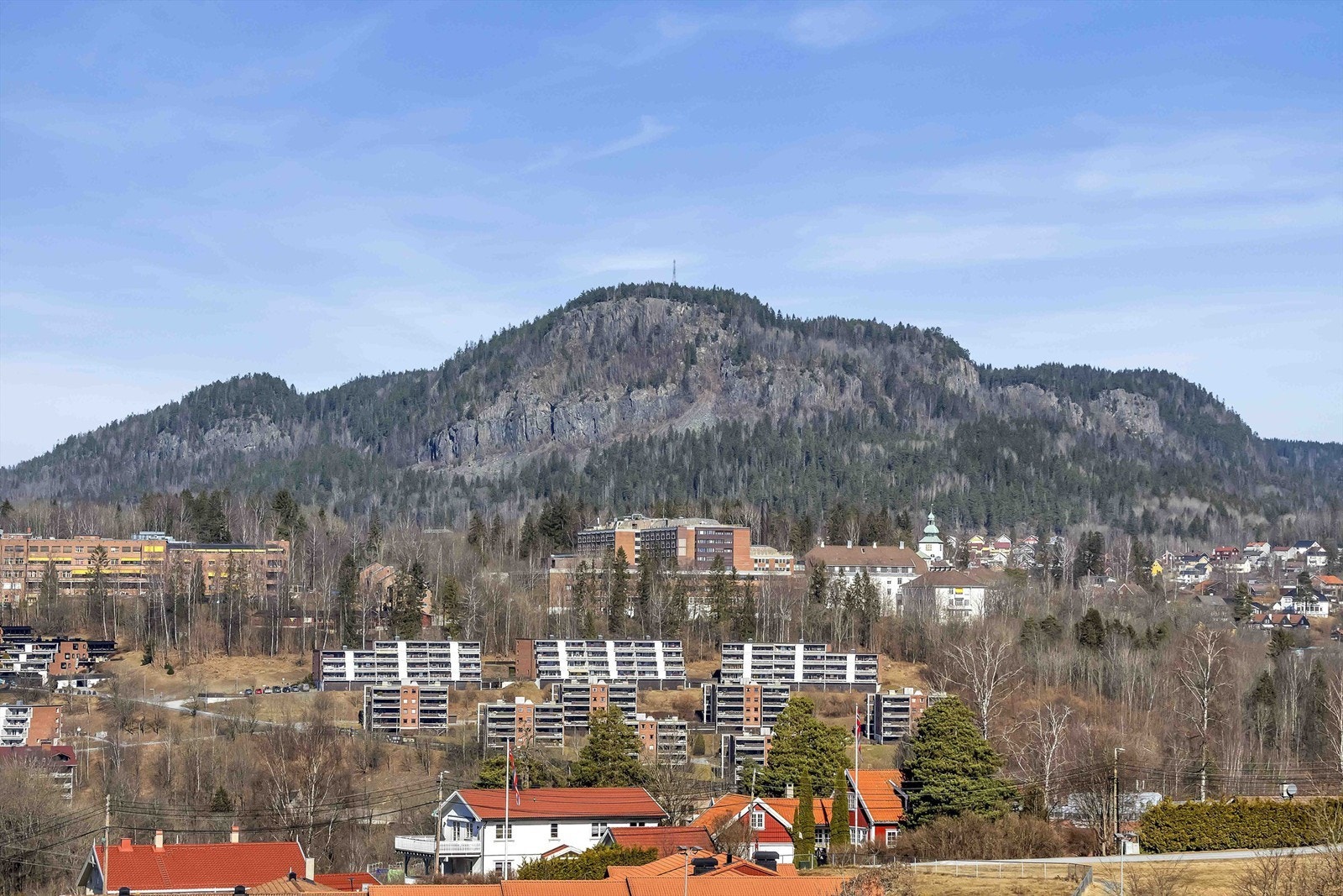 Attraktiv leilighet med 2 balkonger, utsikt og mye mer! Galleribilde