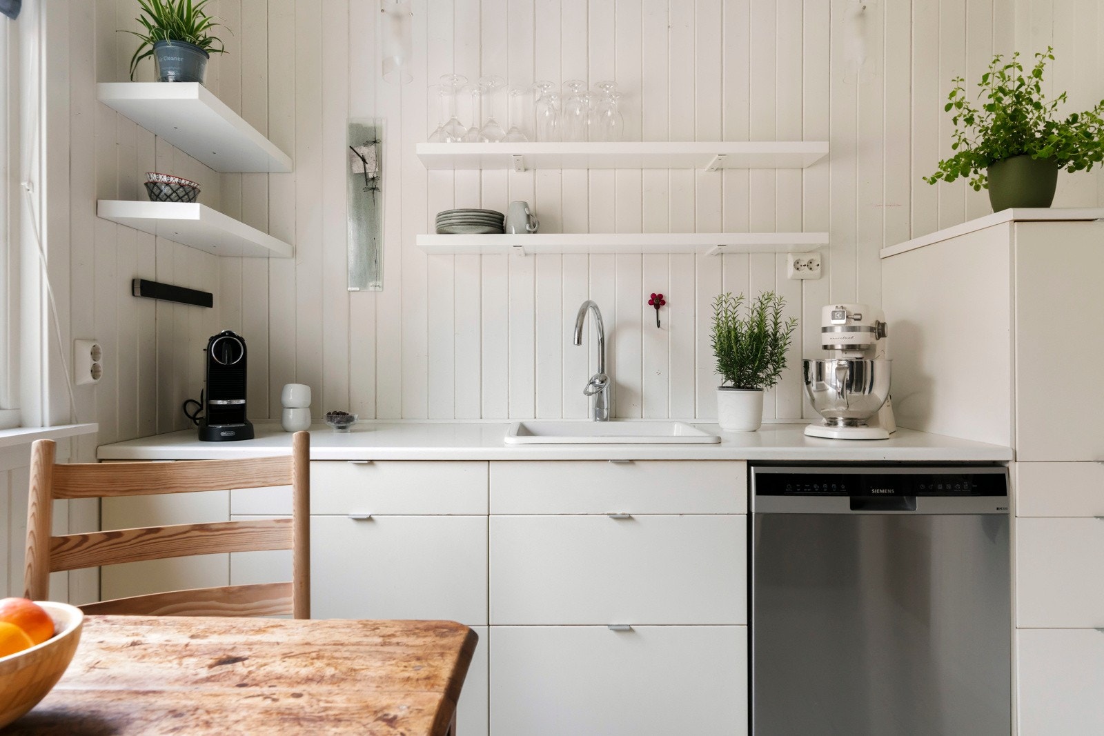 God skap- og benkeplass. Galleribilde