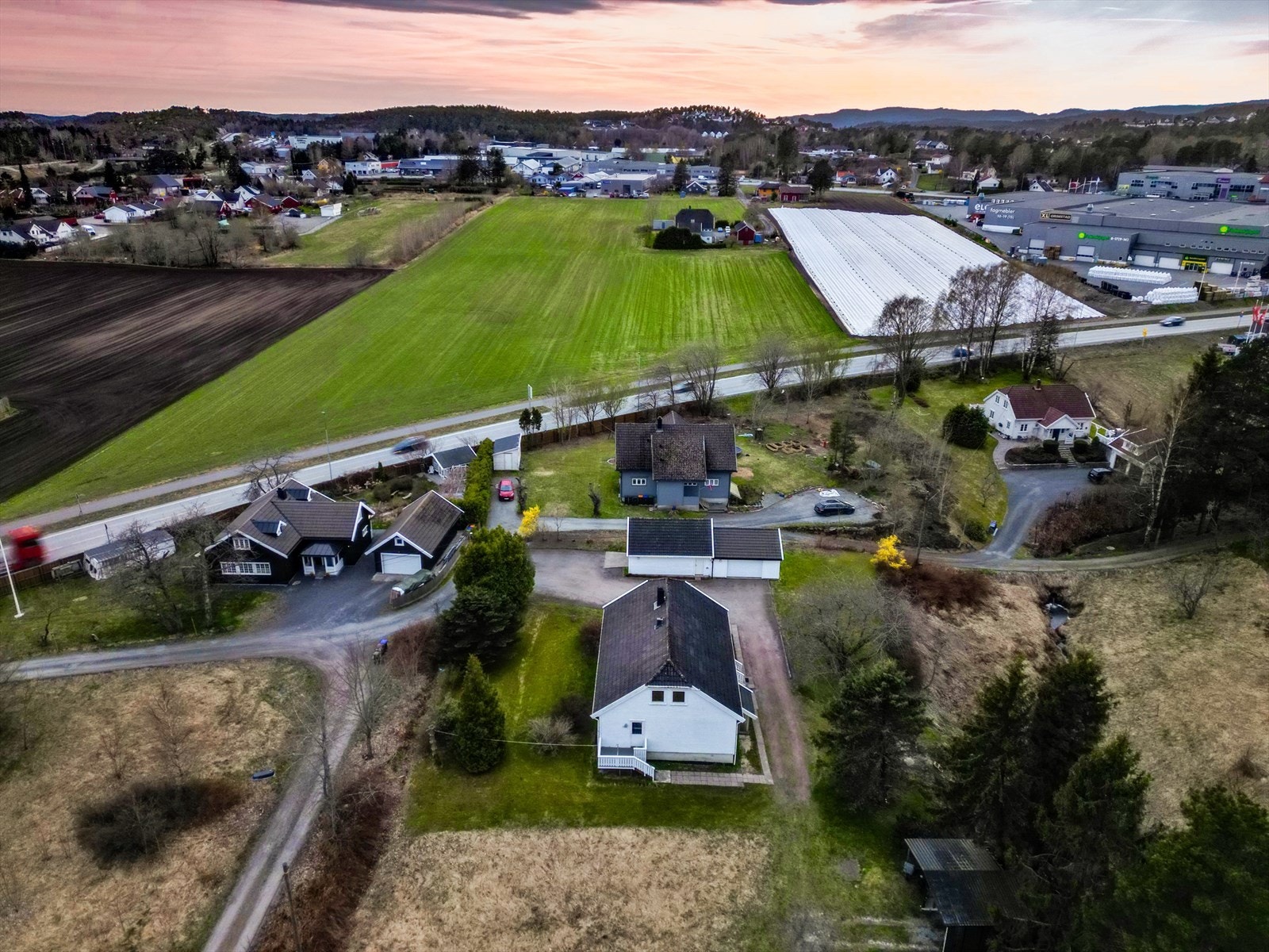 Terrassen på baksiden av huset, vendt mot nord-øst. Galleribilde