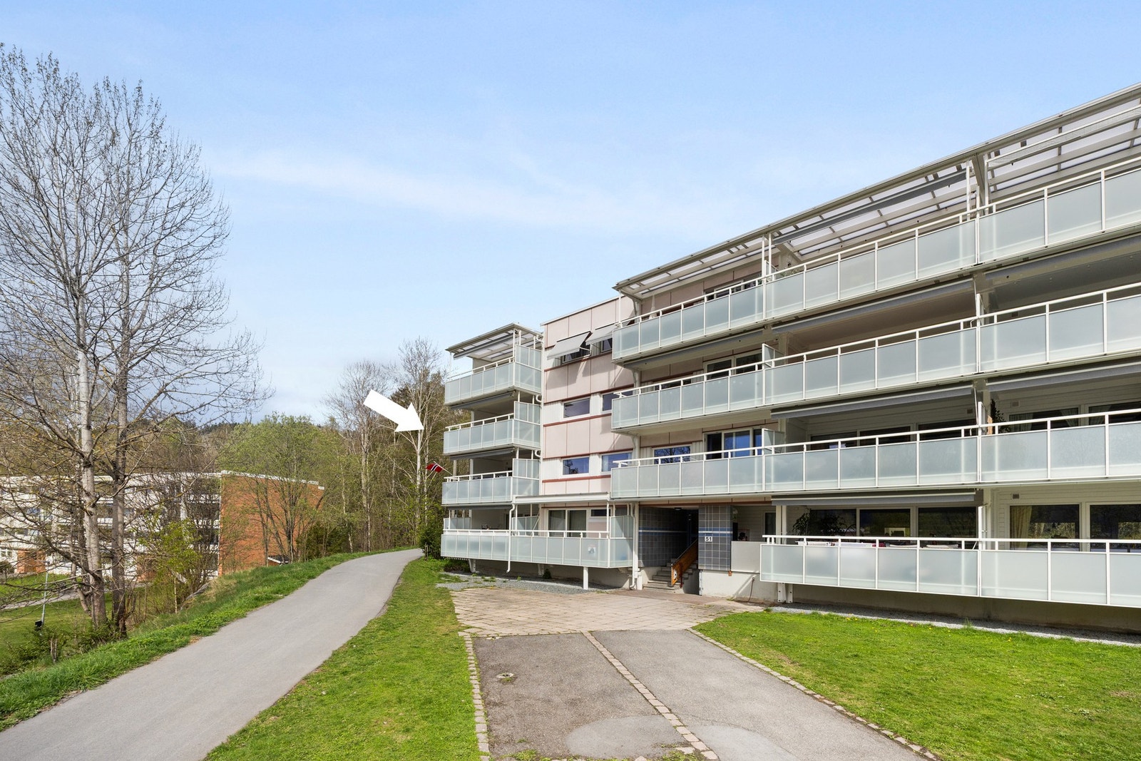 Fasade inngangsparti Galleribilde