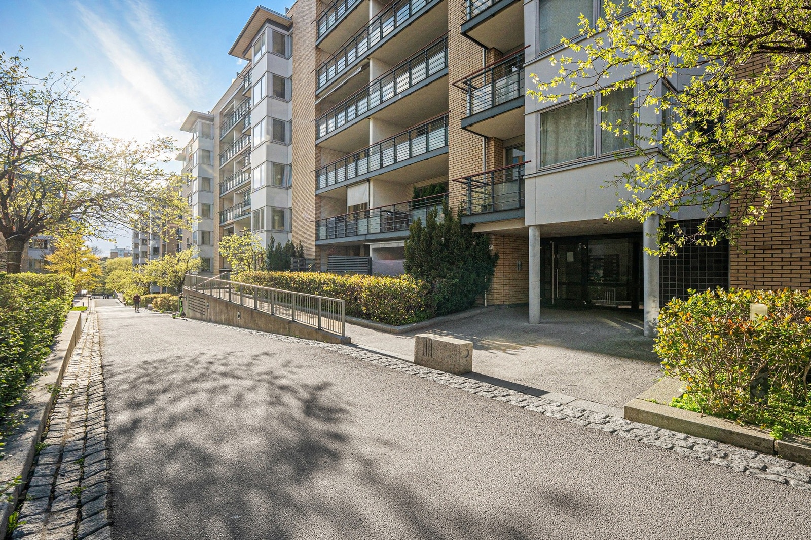 Det er trappefri adkomst til leiligheten. Galleribilde