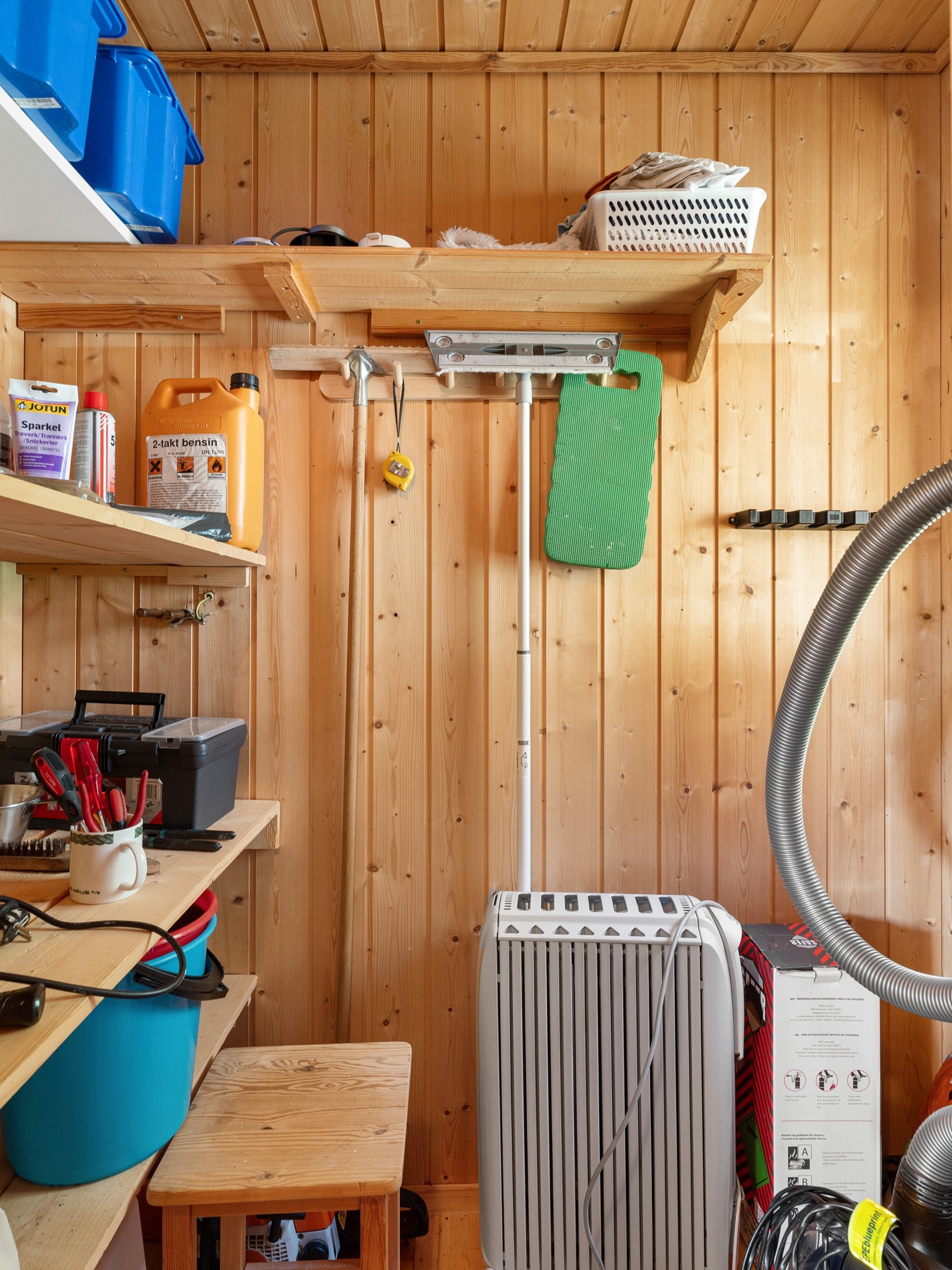 Innvendig bod i forbindelse med entre/gang Galleribilde