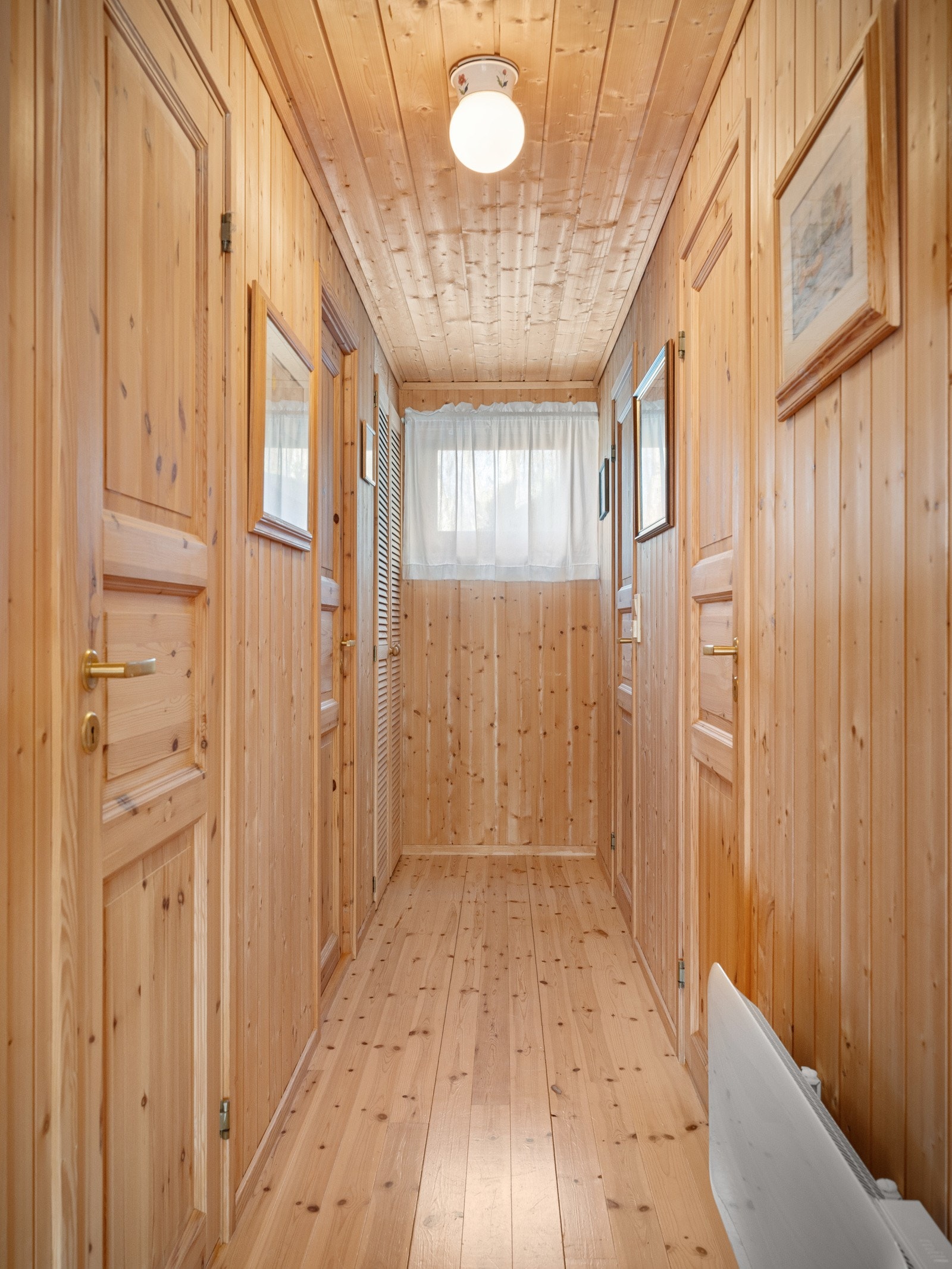 Gangen tar deg videre til soverommene og badet Galleribilde