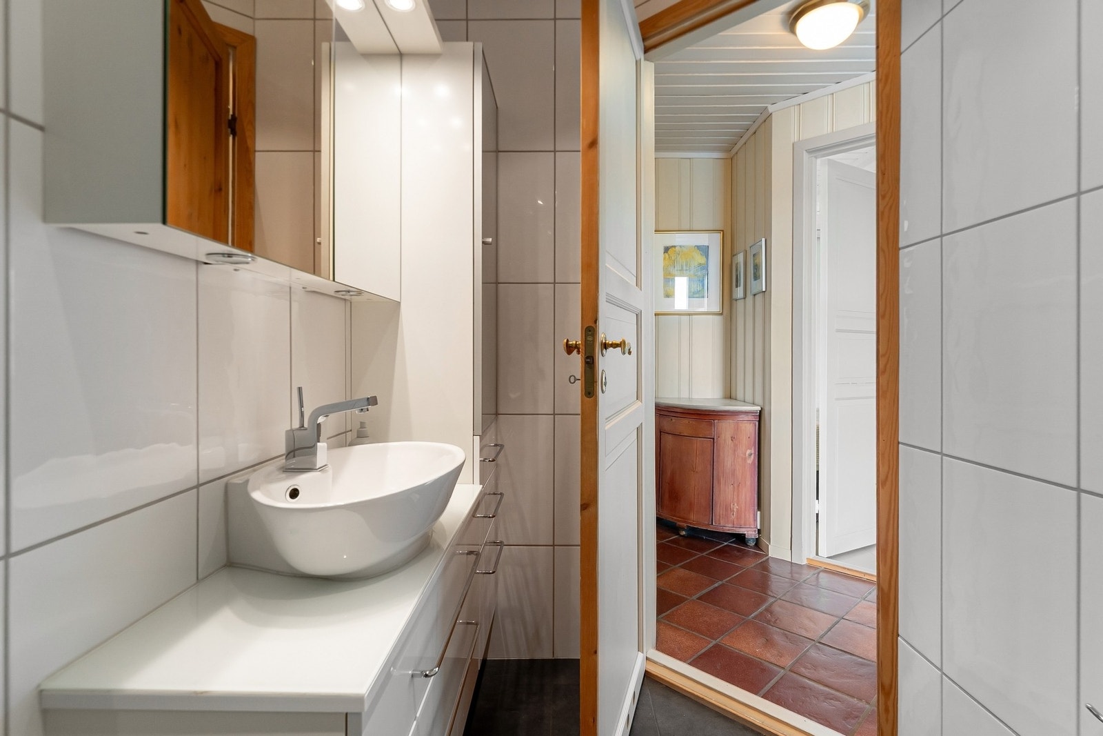 Flislagt baderom fra 2007 med varmekabler i gulv. Galleribilde