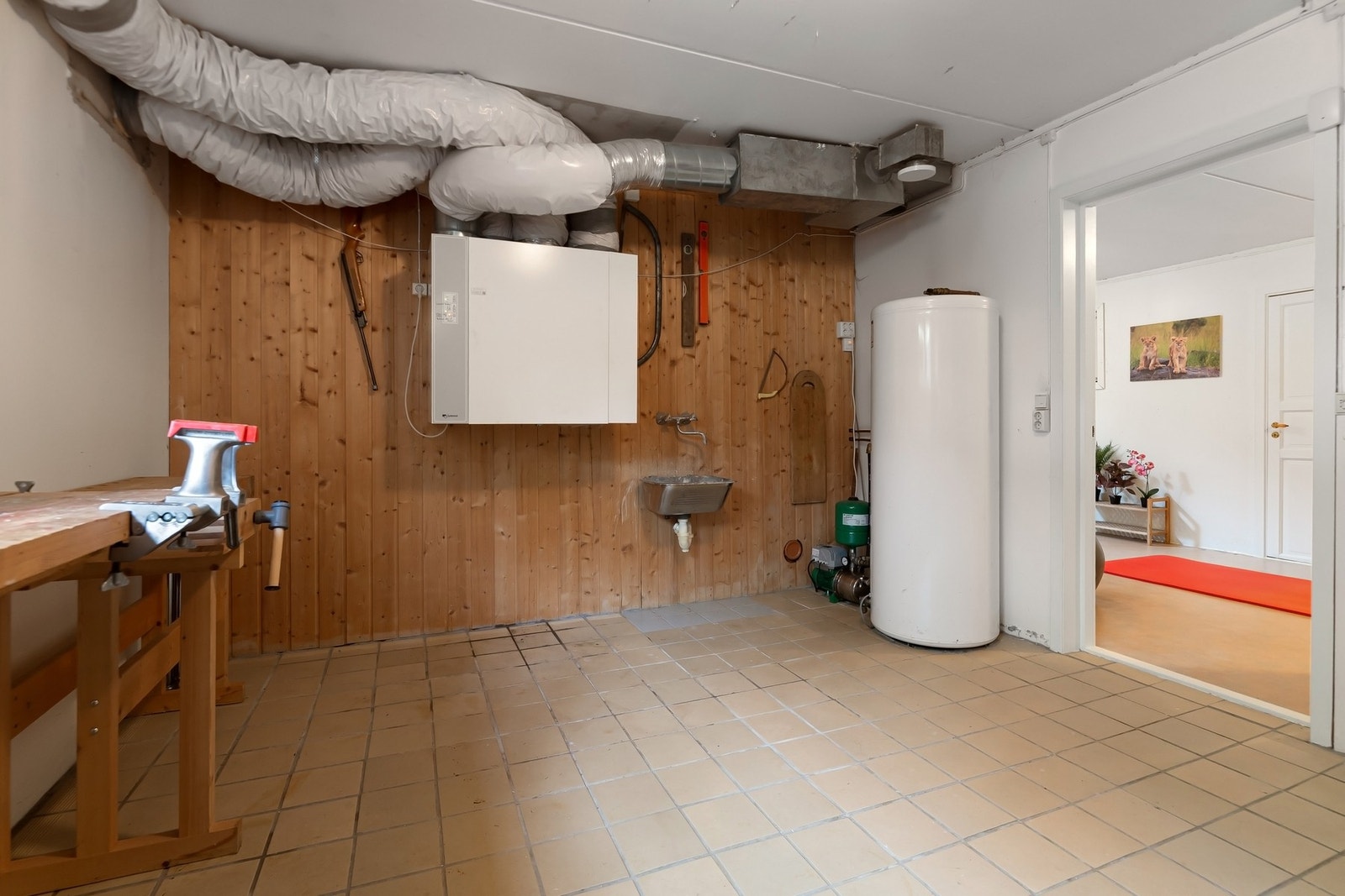 Varmtvannsbereder på 287 liter. Galleribilde