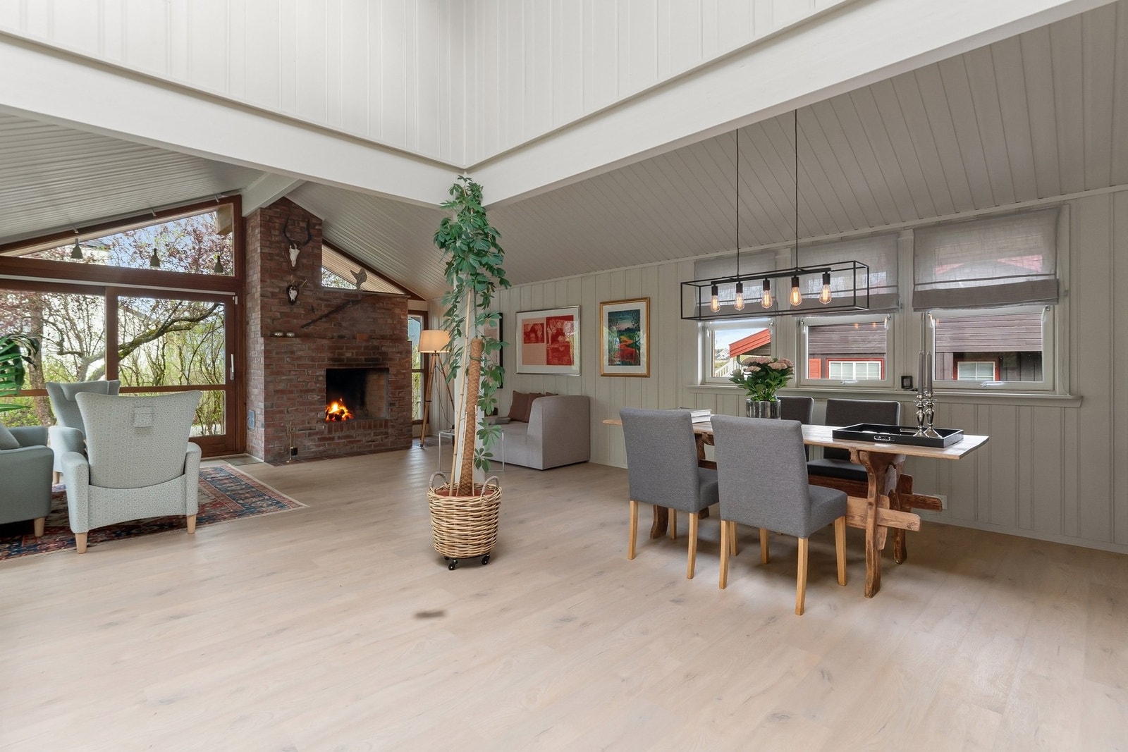 Vegger i stue, kjøkken og TV-rom ble også malt. Galleribilde