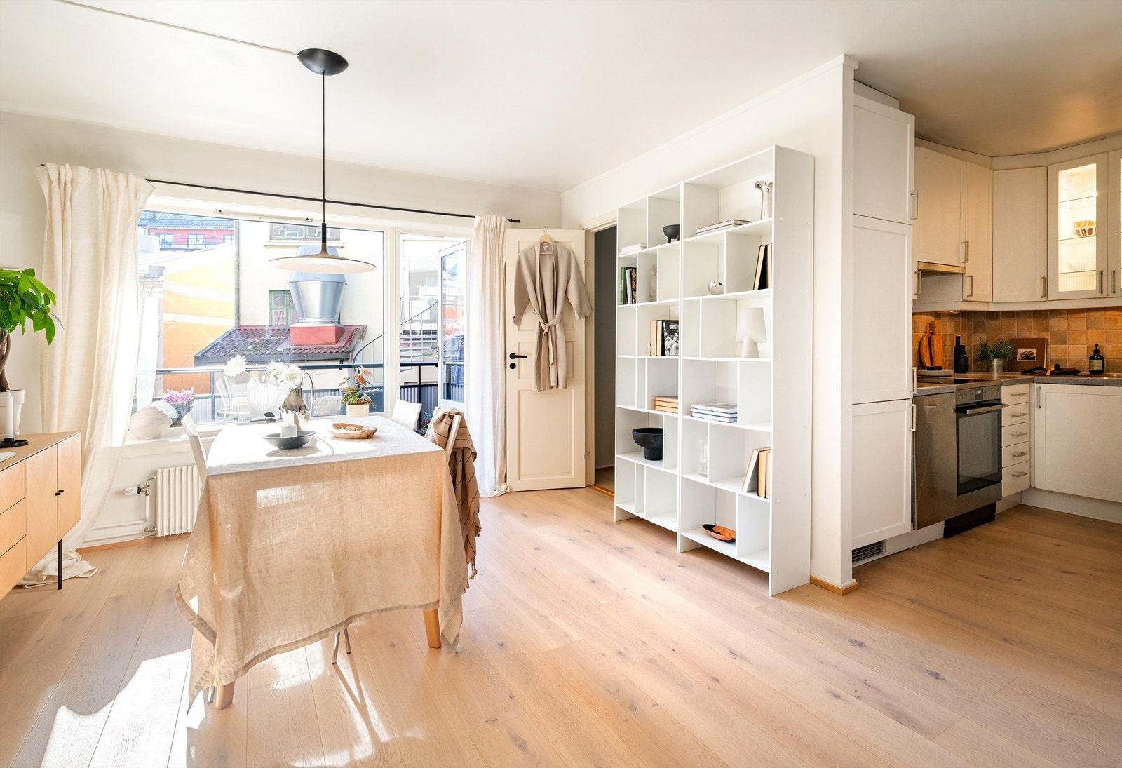En lys og moderne 2-roms med attraktiv beliggenhet Galleribilde