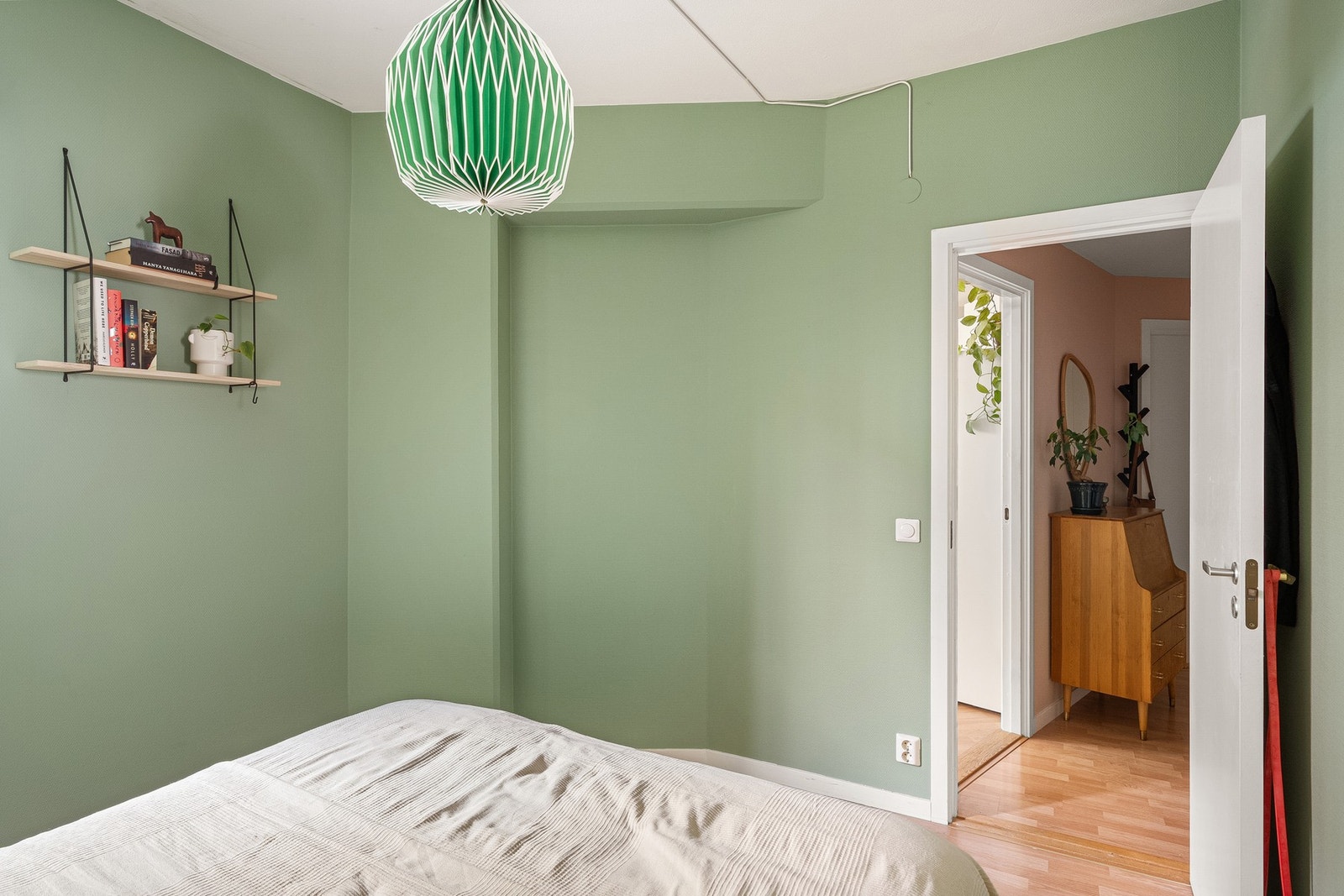 Plass til skap/kommode i nisje. Galleribilde