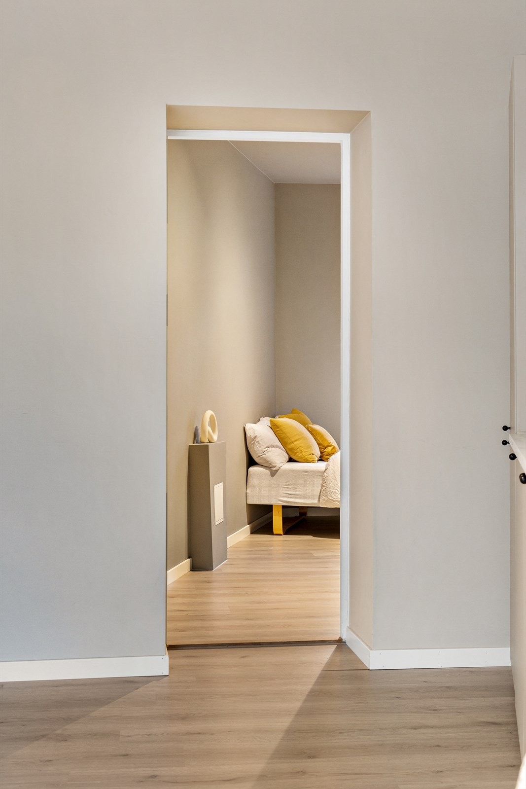 Overflatene i leiligheten ble pusset opp i 2024 Galleribilde