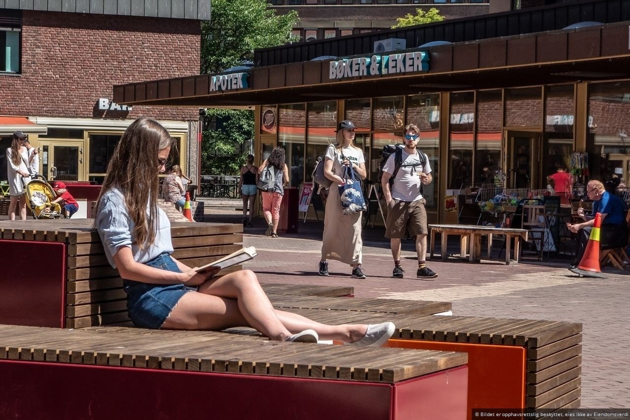 Tøyen Torg og T-bane lett tilgjengelig Galleribilde