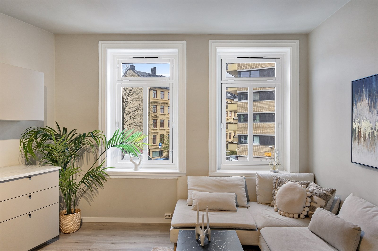 Leiligheten har generøs himlingshøyde å hele 2.70 m Galleribilde