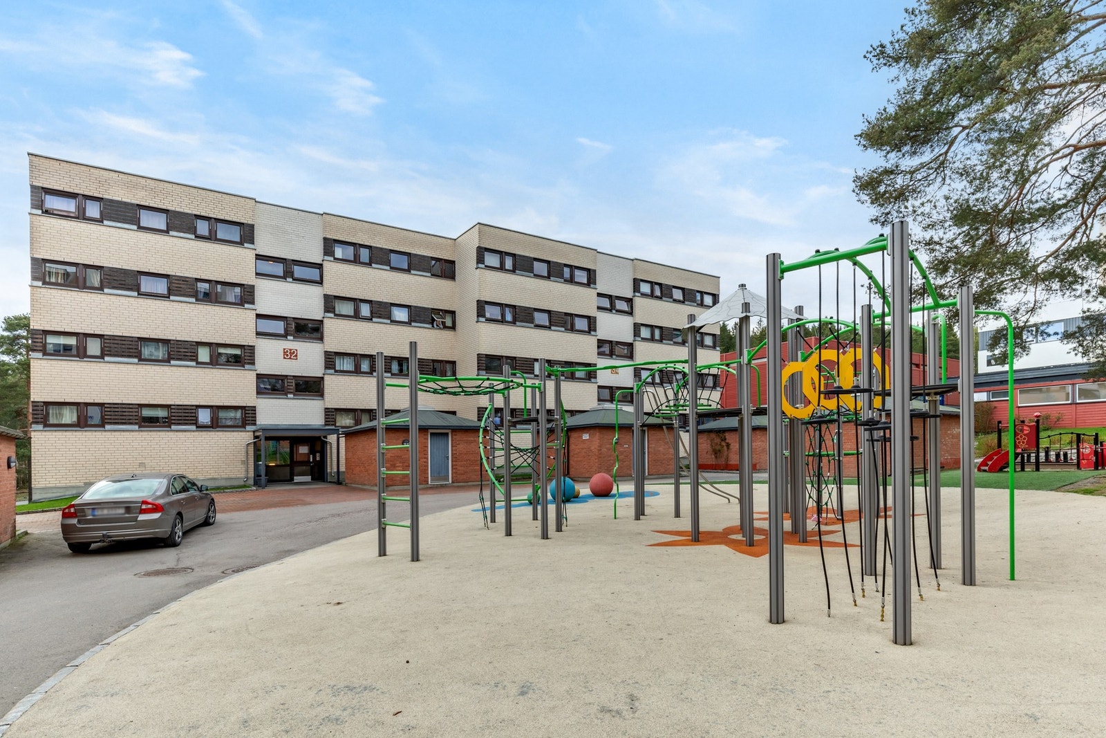 Området er barnevennlig og har mange kommunale samt private barnehager i nærområdet. Galleribilde