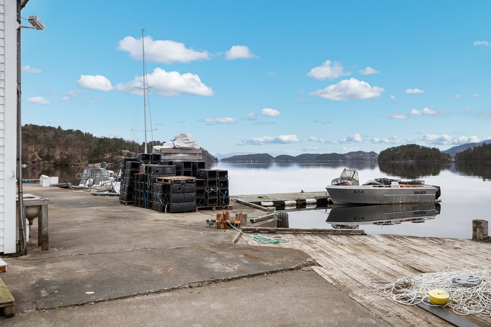 Fra kaien, også deler av trebryggen følger med Galleribilde