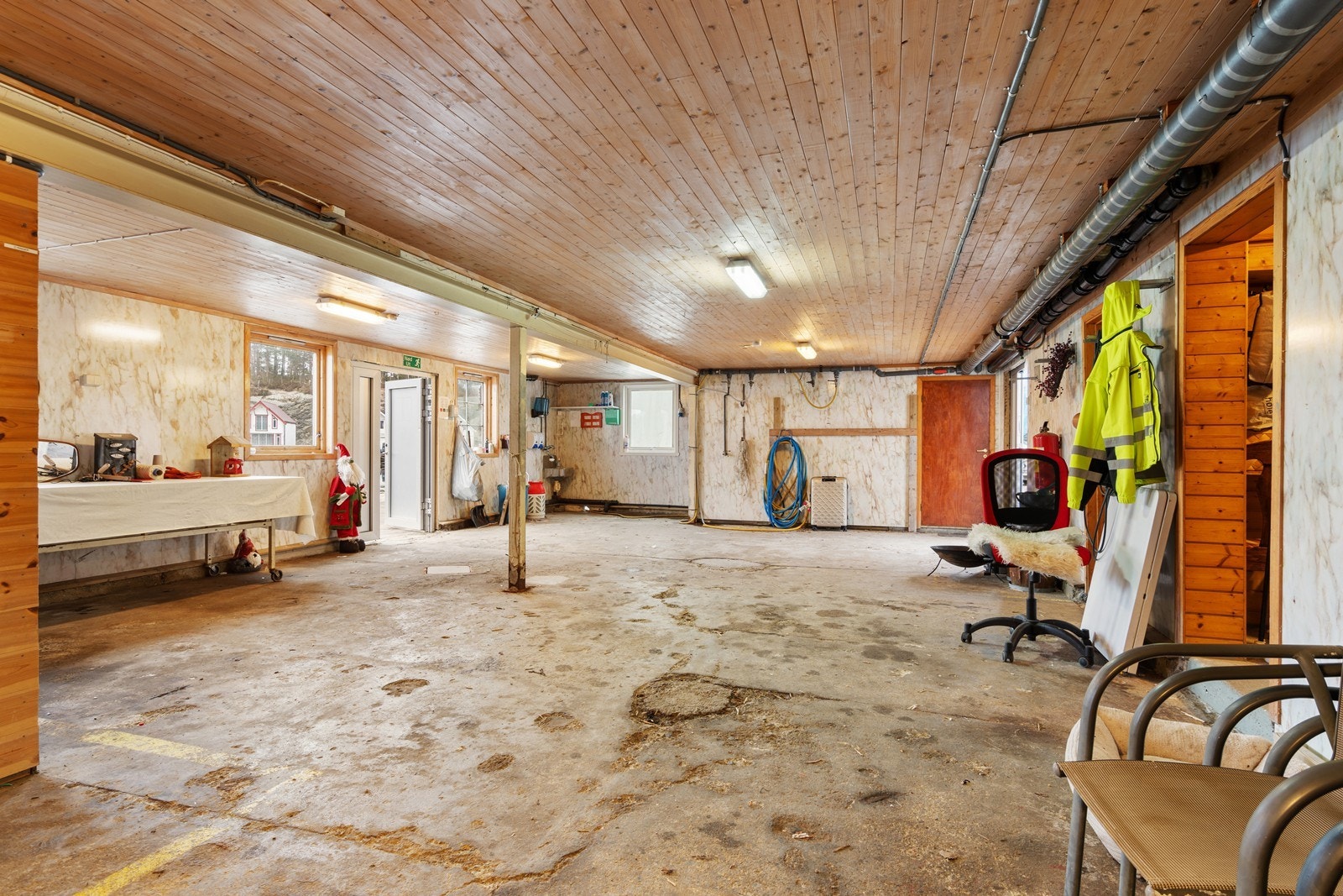 Lagerlokaler i første etasje Galleribilde