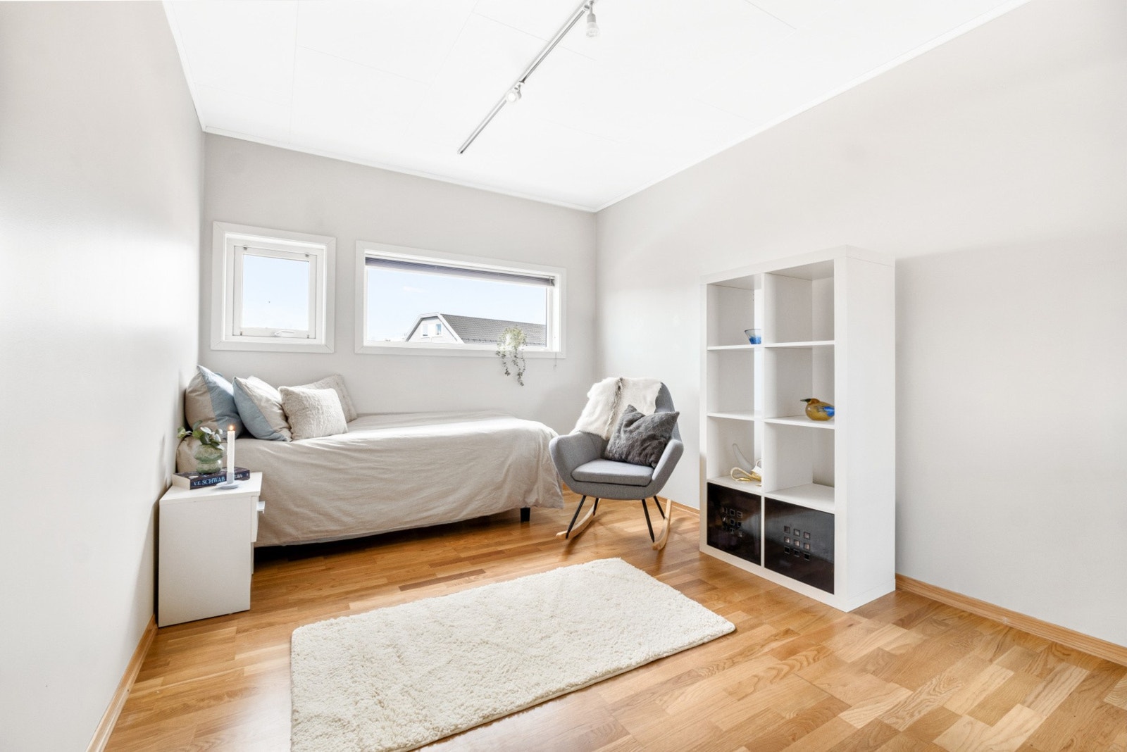 Boligen har seks soverom fordelt på tre etasjer. Galleribilde