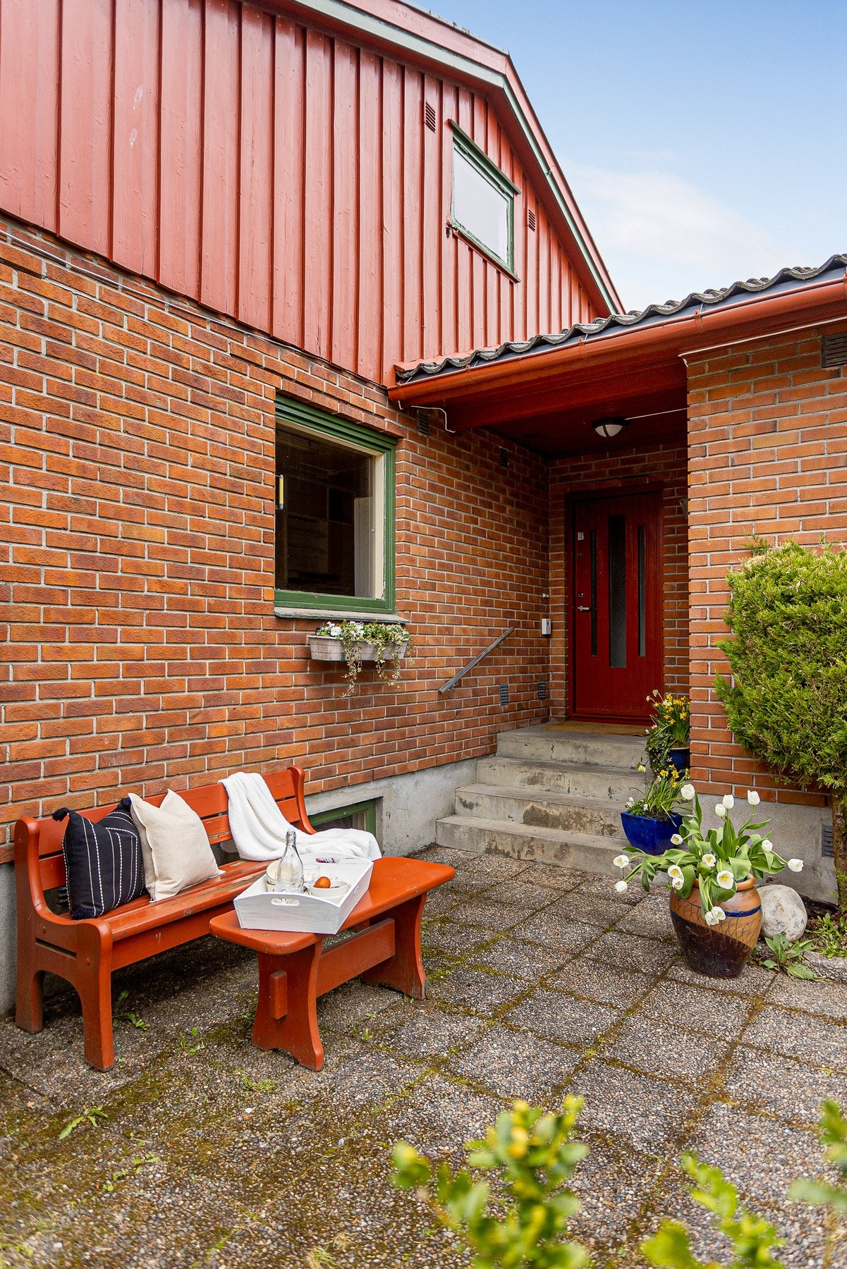 Overbygget inngangsparti - Velkommen inn! Galleribilde