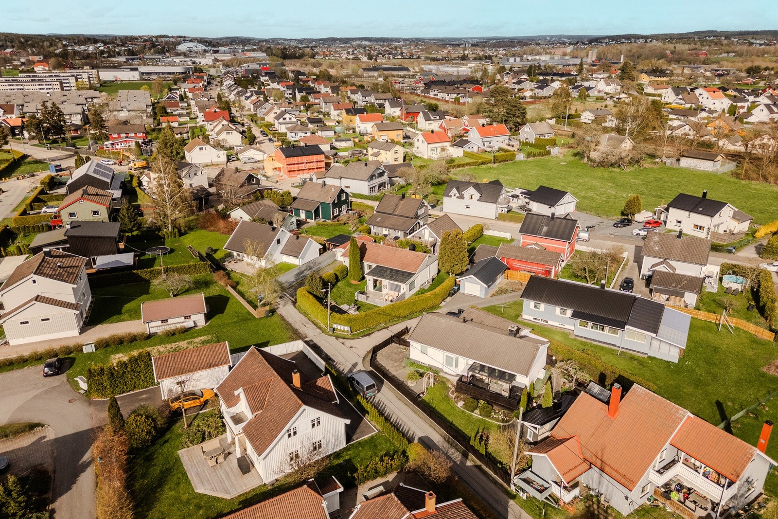 Boligen har en fin beliggenhet i det populære og barnevennlige området ved Leie Galleribilde