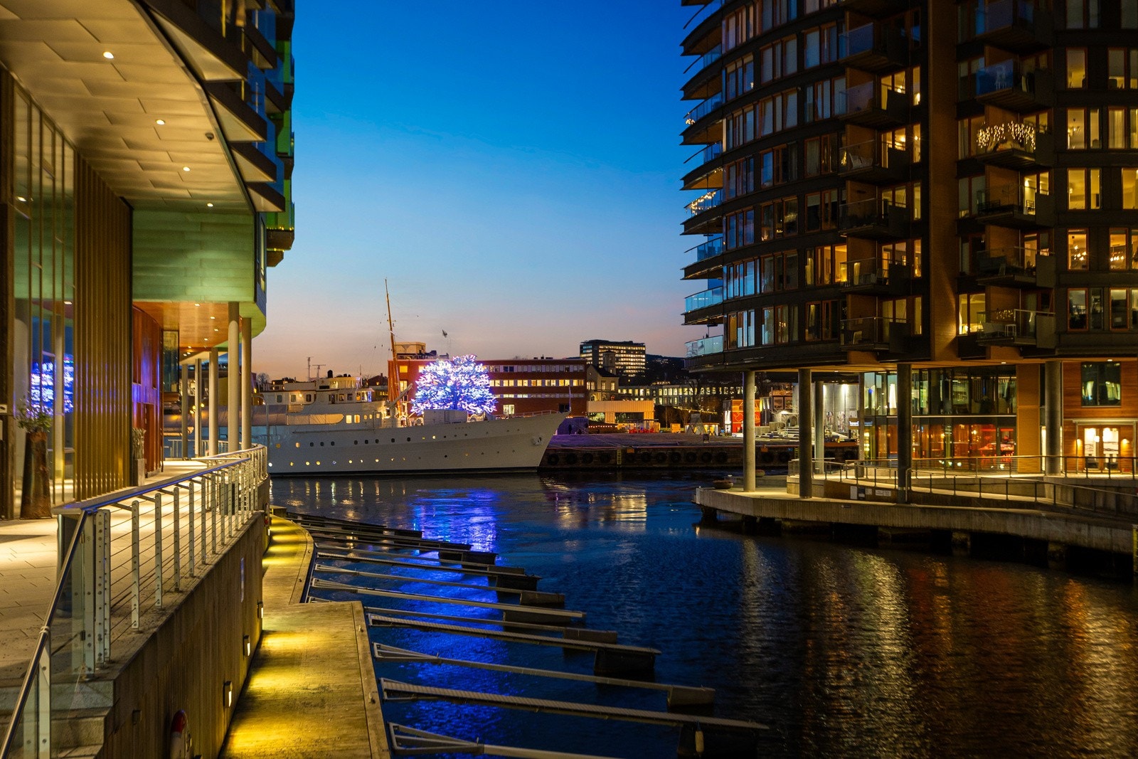 Her ligger anerkjente restauranter som perler på en snor, som Hanami, Tjuvholmen Sjømagasin og Bølgen og Moi Galleribilde