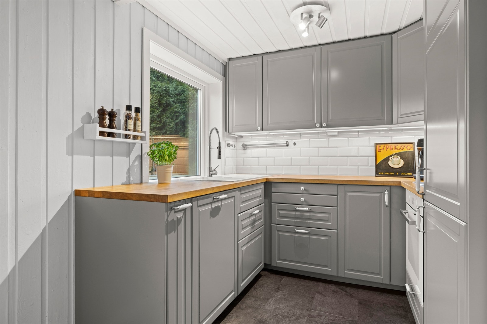 Kjøkkeninnredning fra 2019 fra Ikea. Galleribilde