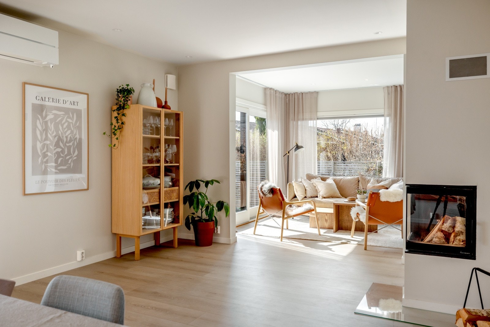 I stuen/spisestuen er det en varmepumpe fra 2020 Galleribilde