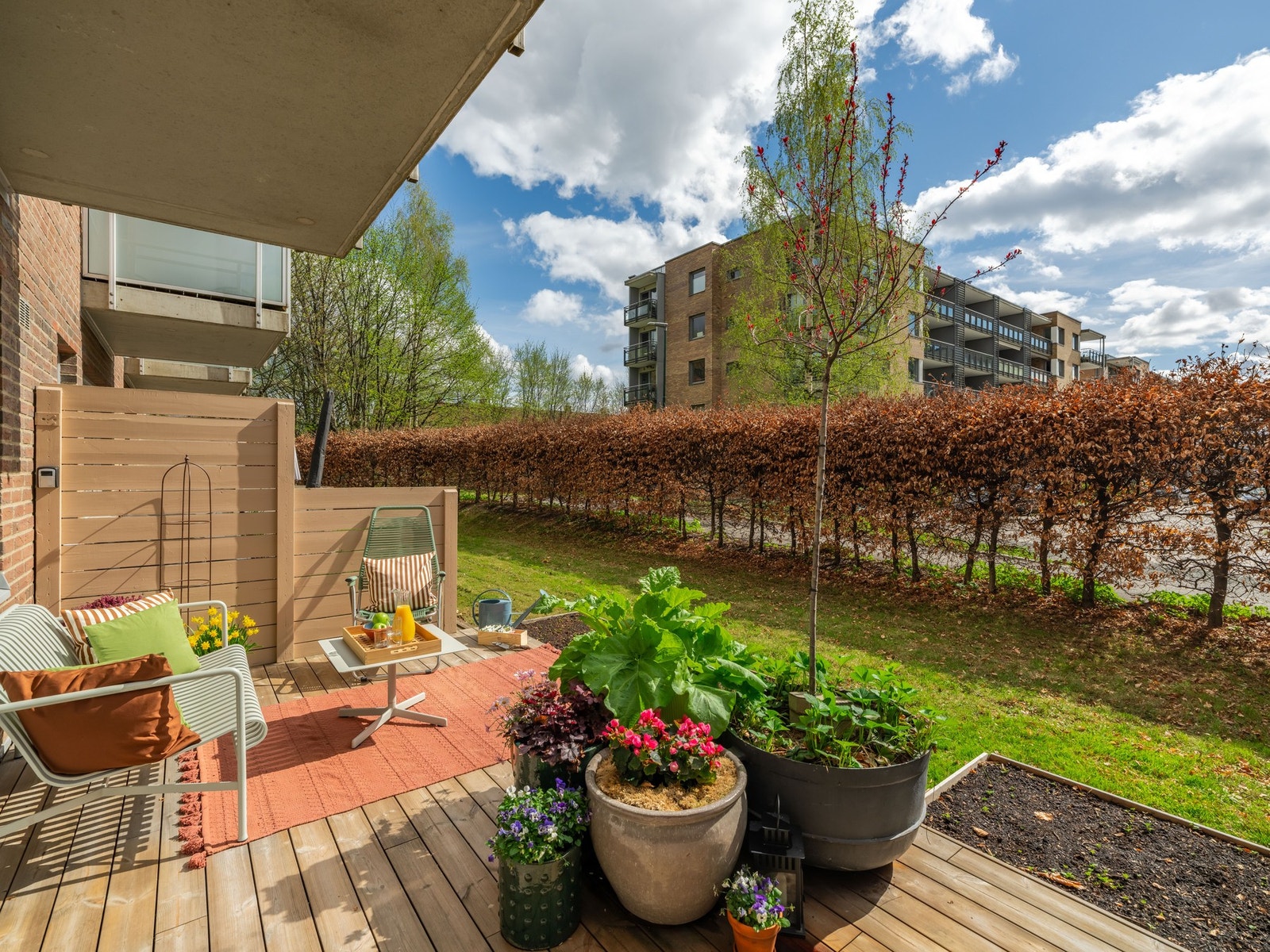 Her har du rikelig med boltreplass på markterrassen. Galleribilde