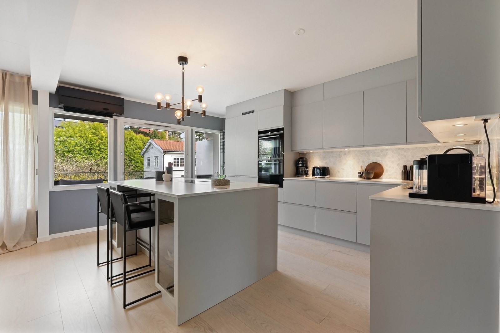 Sosial kjøkkenøy. Galleribilde