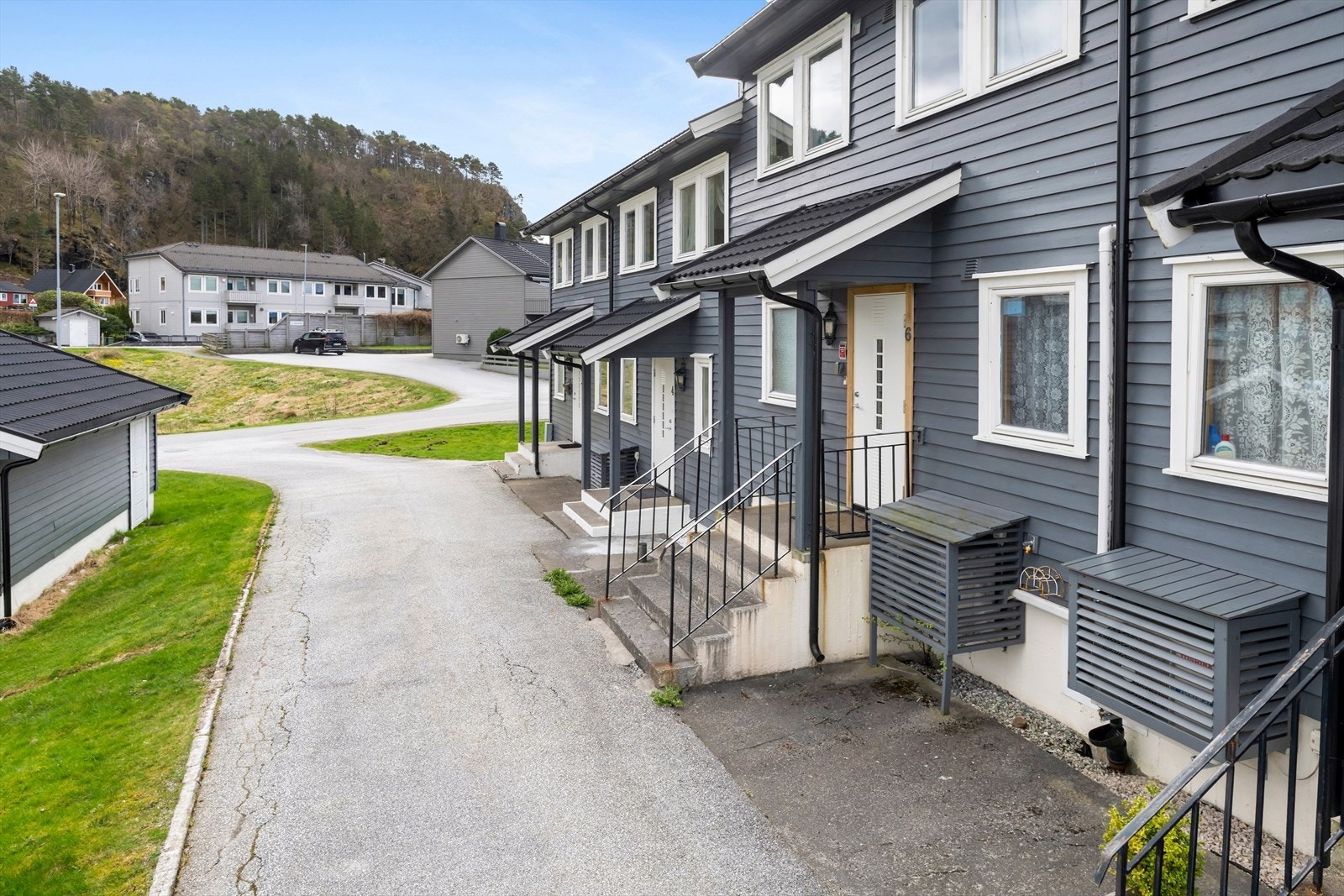 Tilkomst og inngangsparti Galleribilde