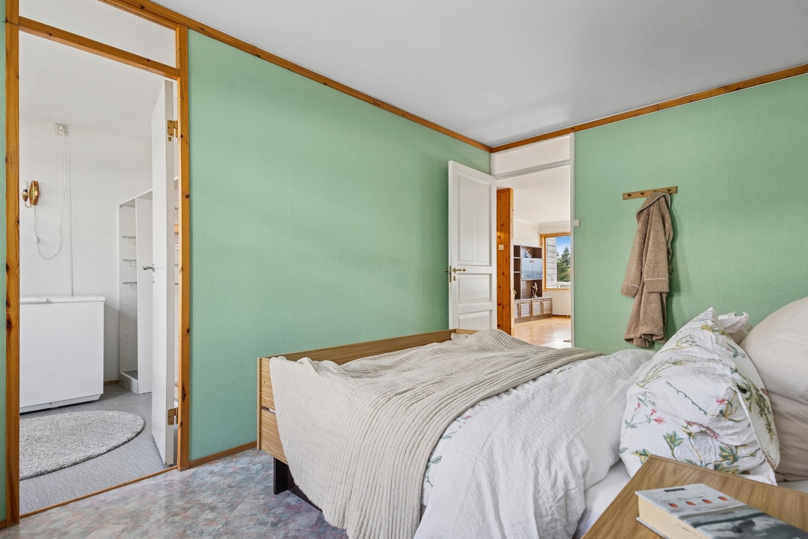 Soverommet har adkomst til en bod på 5 kvm med mange bruksmuligheter. Galleribilde