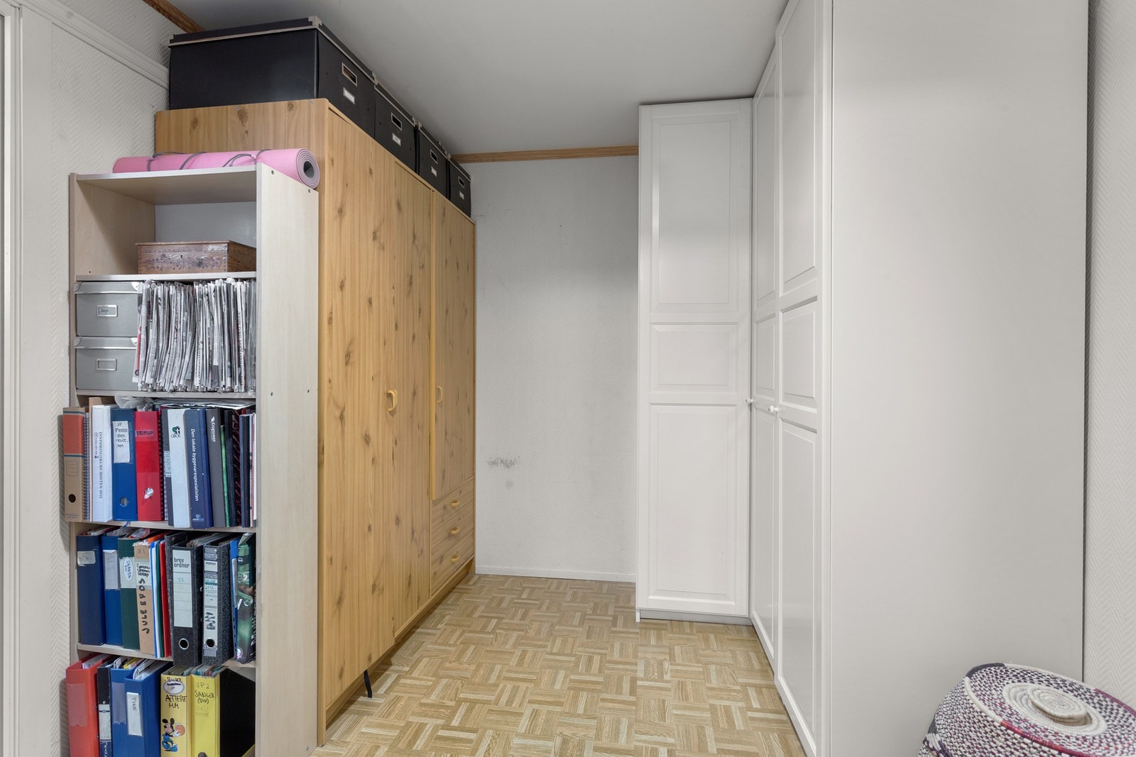 Praktisk kontor/arbeidsrom med flere bruksmuligheter. Galleribilde