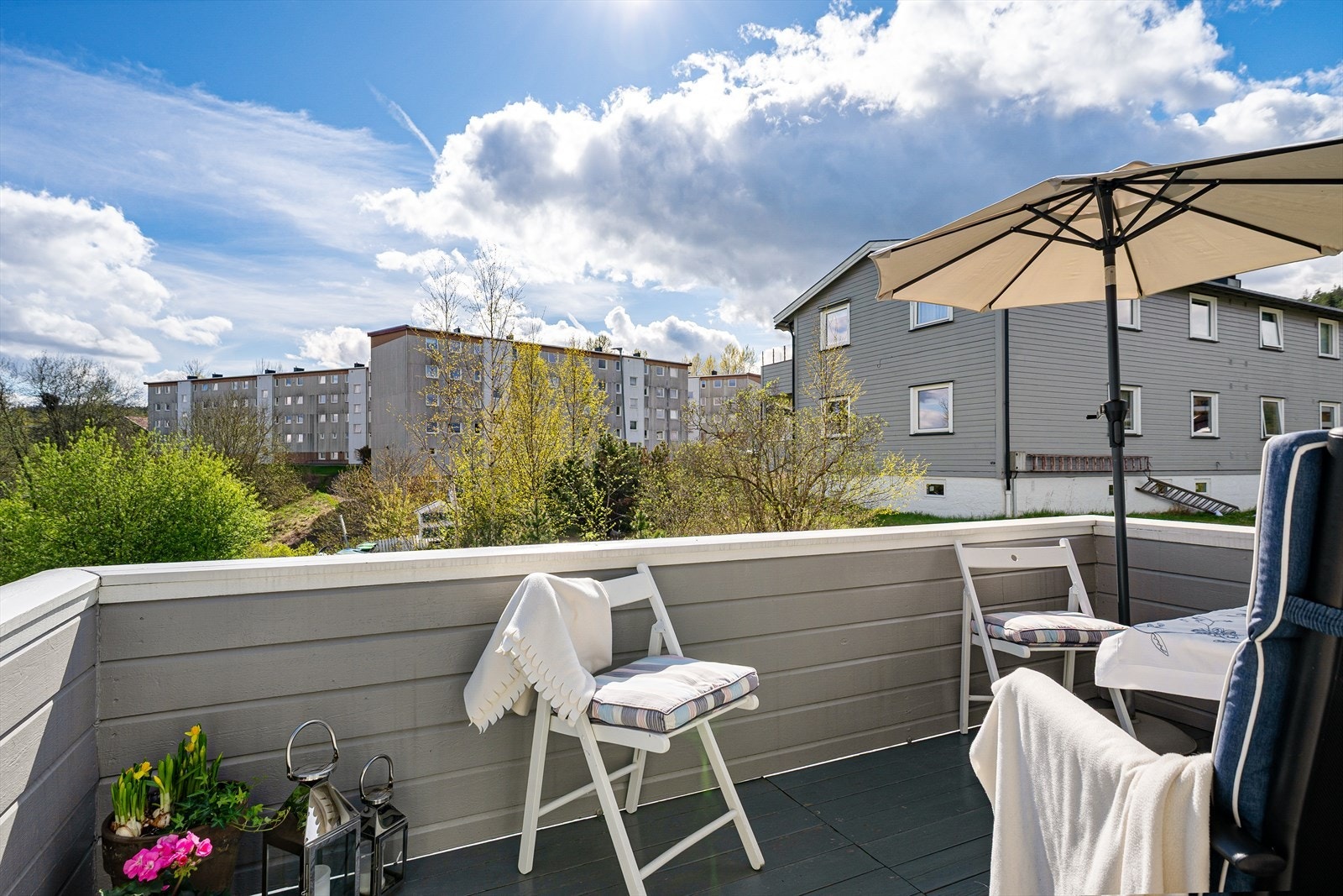 Balkongen byr på svært gode solforhold. Galleribilde