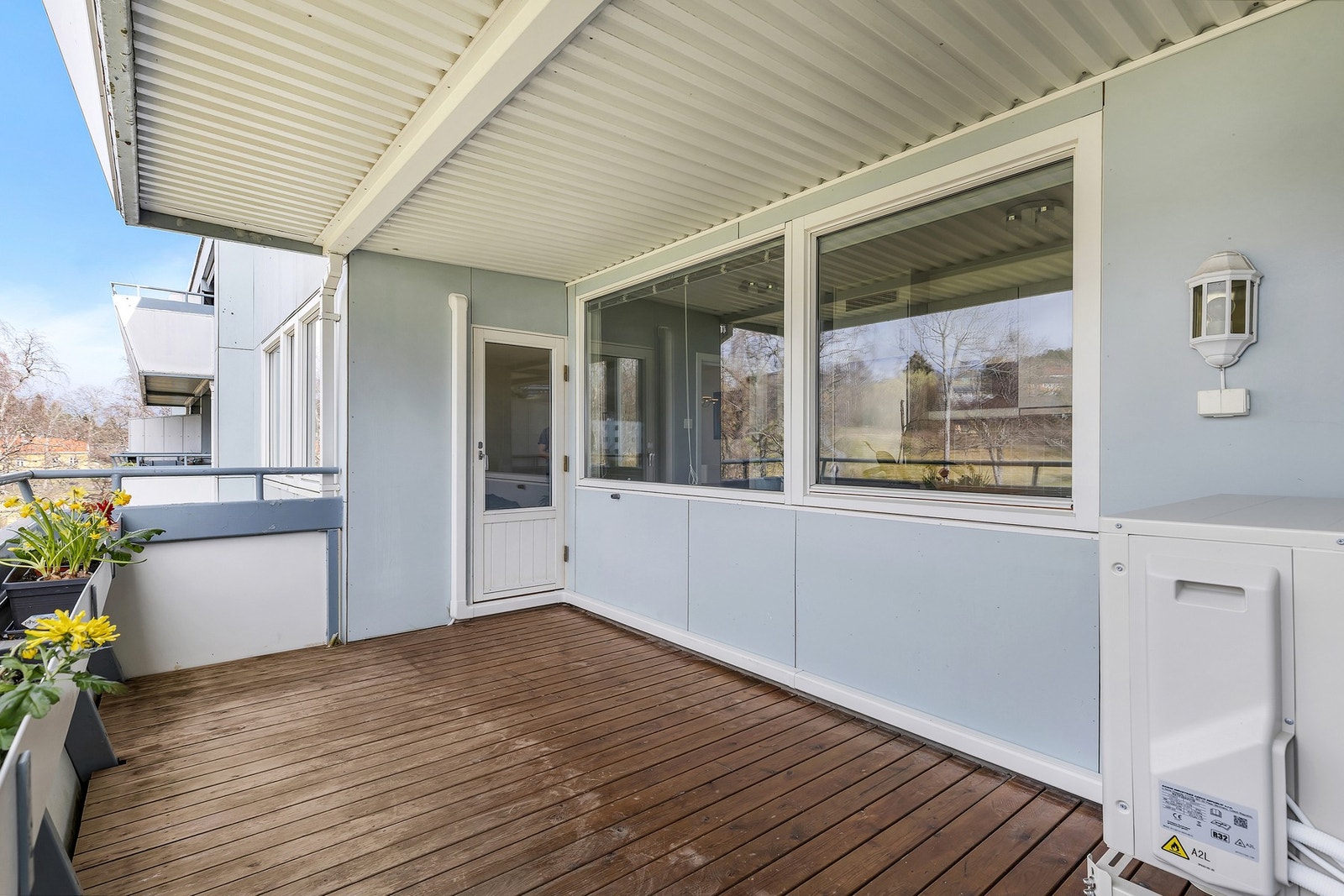 Her er det god plass til sittegruppe og annet ønsket utemøblement. Galleribilde