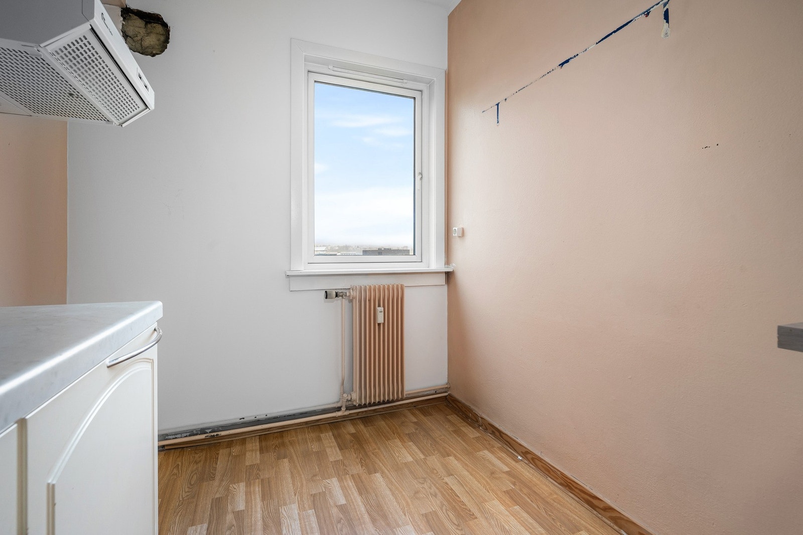 Det er plass til spisebord i tilknytning til kjøkkenet. Galleribilde