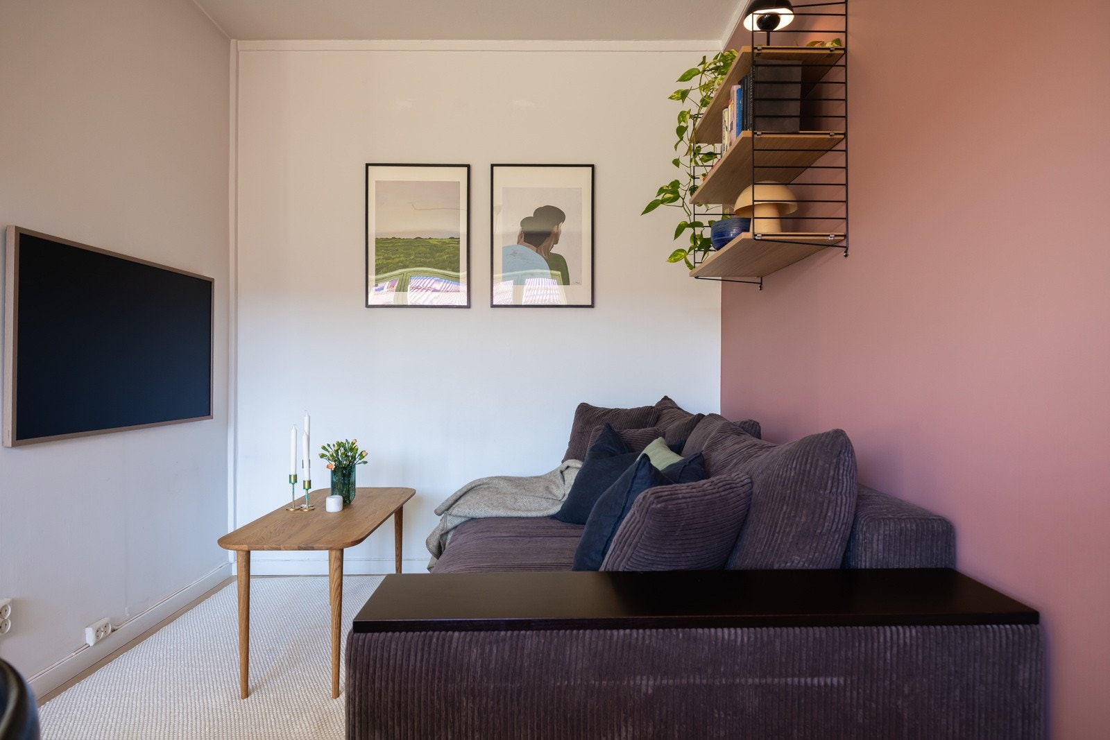 Oppvarming via radiatorer tilknyttet felles varmeanlegg. Galleribilde