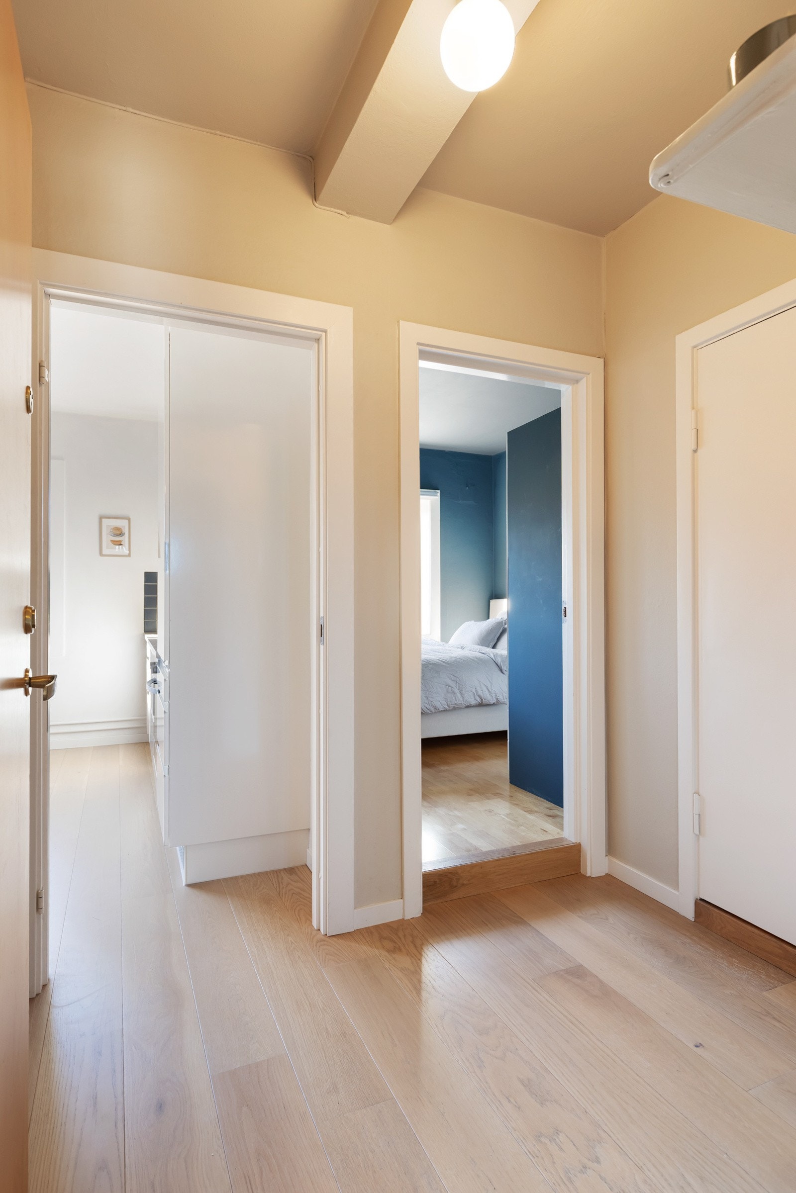 Leiligheten disponerer i tillegg en bod på loft og en bod i kjeller. Galleribilde