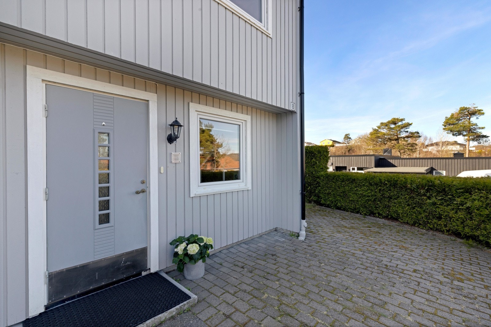 Privat inngangsparti. Galleribilde