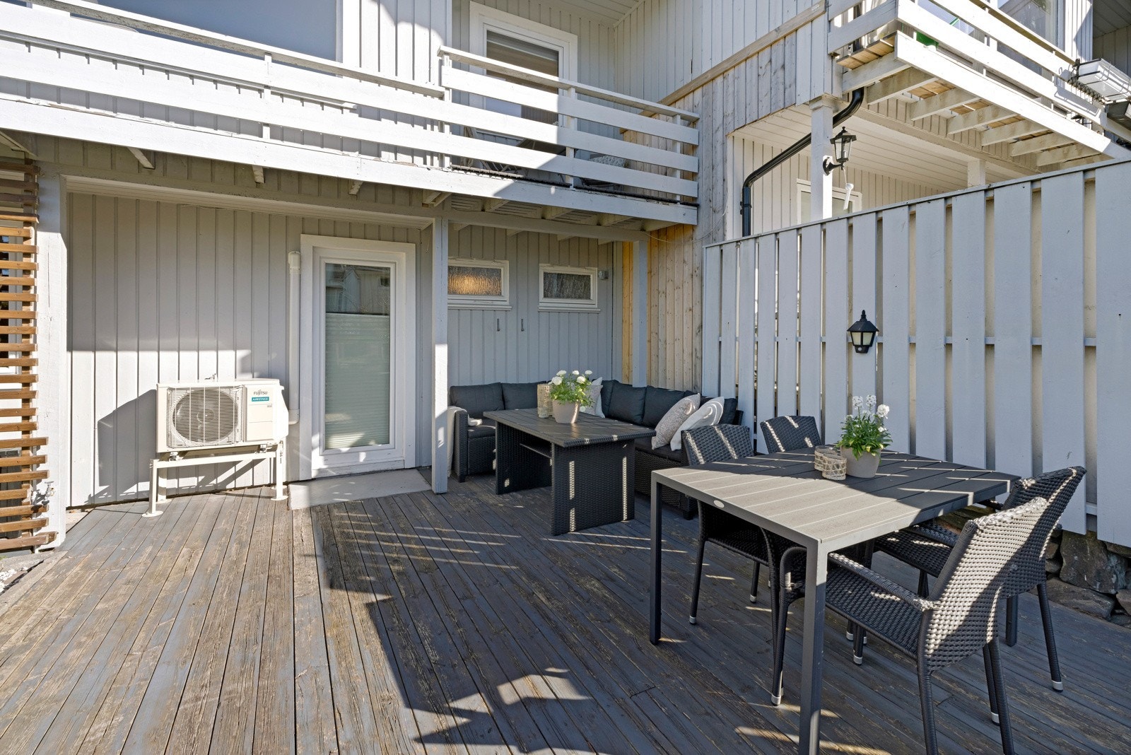 Solrik og usjenert markterrasse. Galleribilde