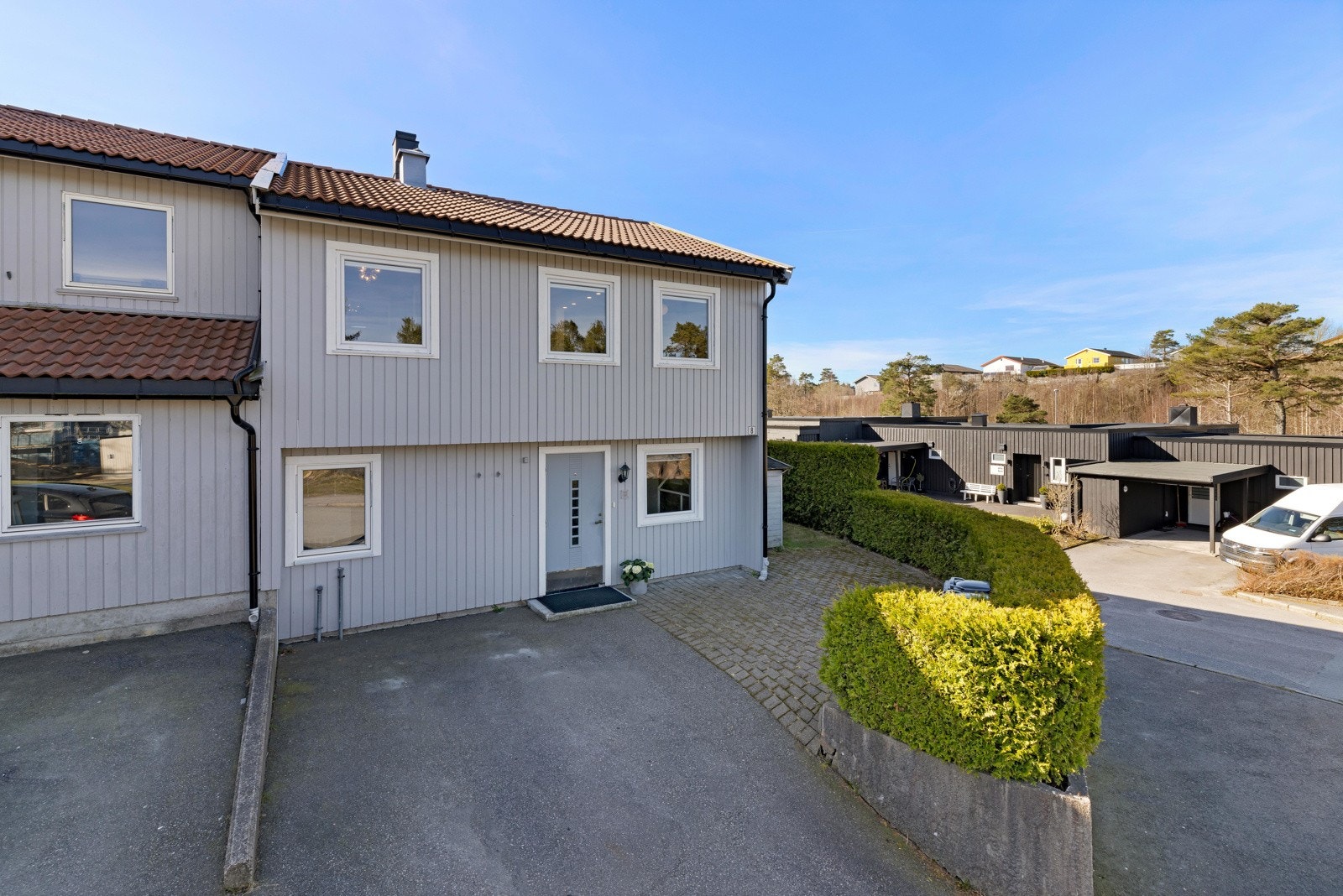 Inngangsparti. Galleribilde