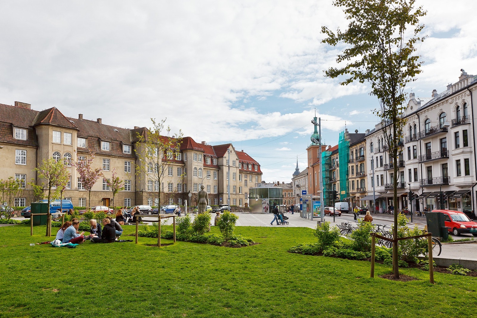 Flere frodige grøntområder i nærheten. Galleribilde