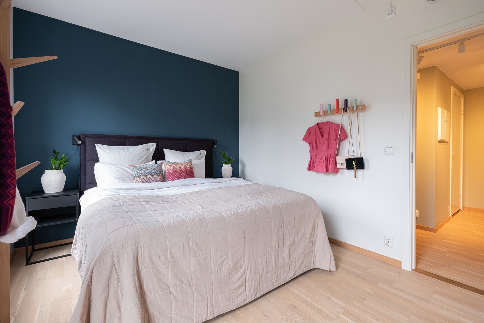 Det er IN-ordning i borettslaget. Ved innfrielse av fellesgjelden vil felleskostnadene gå ned til 4.178,-/mnd. p.t. Galleribilde