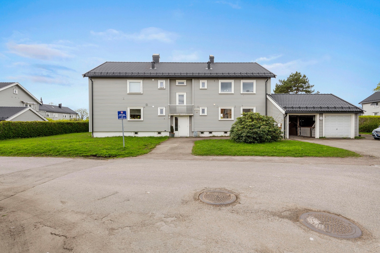 Gunnarsbøparken ligger like i nærheten - en frodig oase som benyttes til både rekreasjon, så vel som ulike arrangementer. Galleribilde