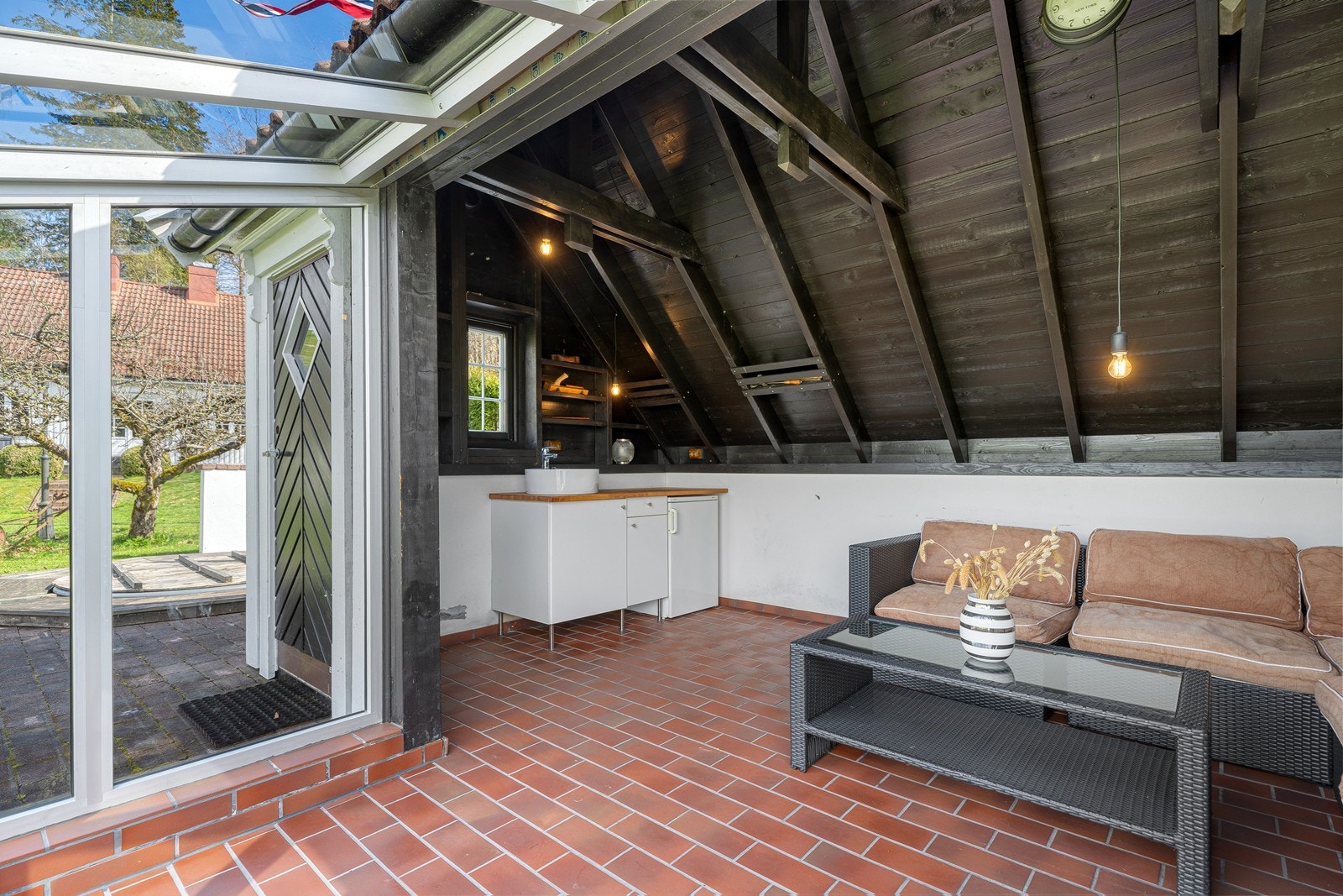 Her er det installert kjøleskap og servant. Galleribilde