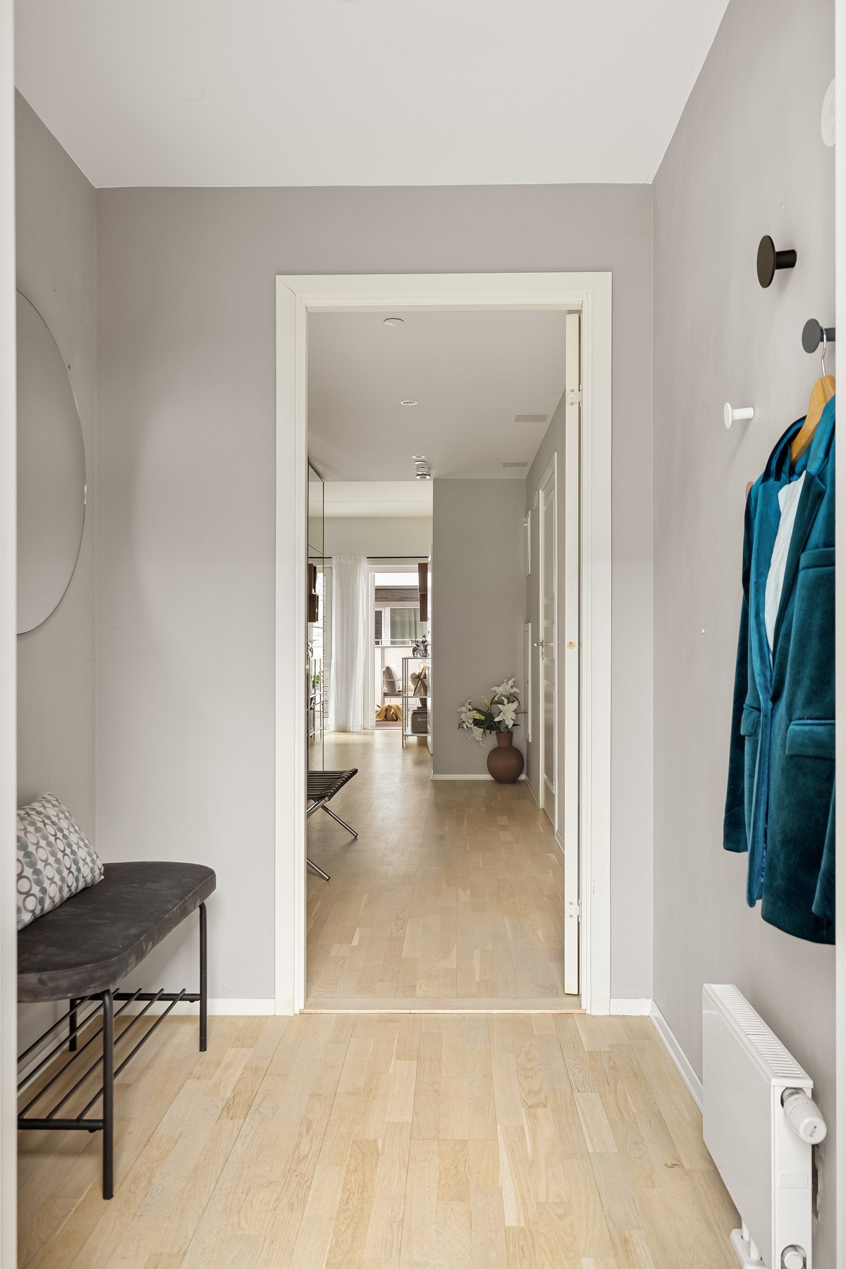 Boligen har porttelefon med video for styring av hoveddør. Galleribilde